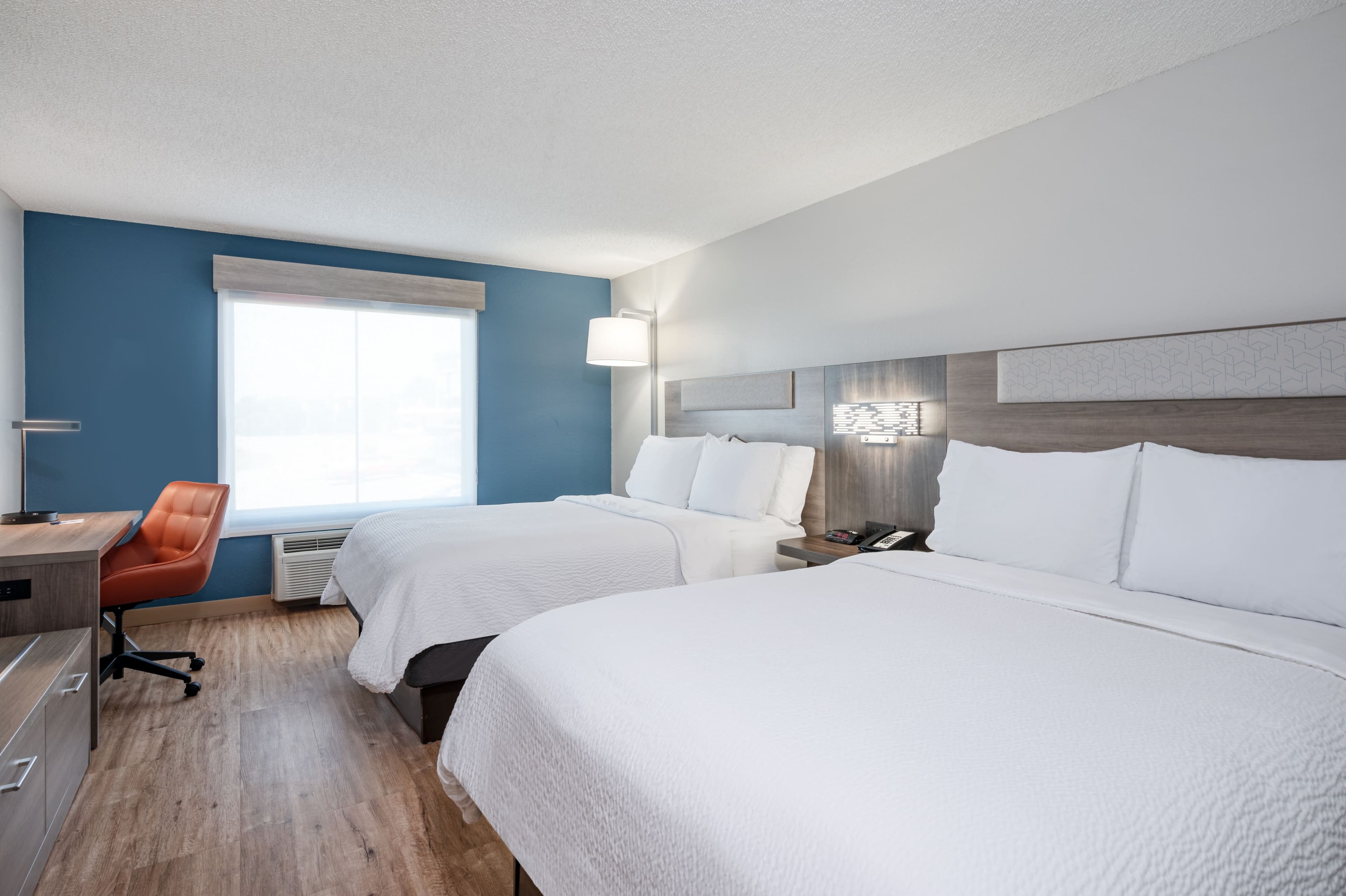 Holiday Inn Express & Suites Columbia-I-20 @ Clemson Rd — 21