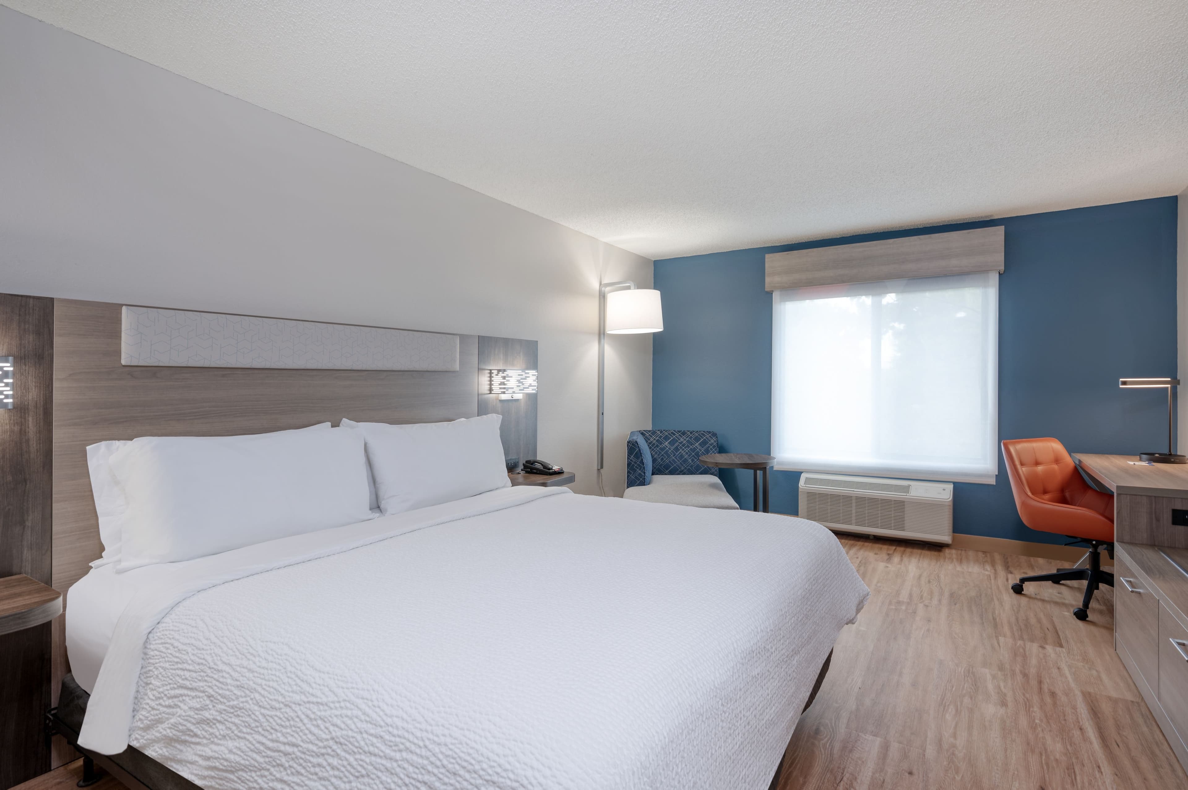 Holiday Inn Express & Suites Columbia-I-20 @ Clemson Rd — 18