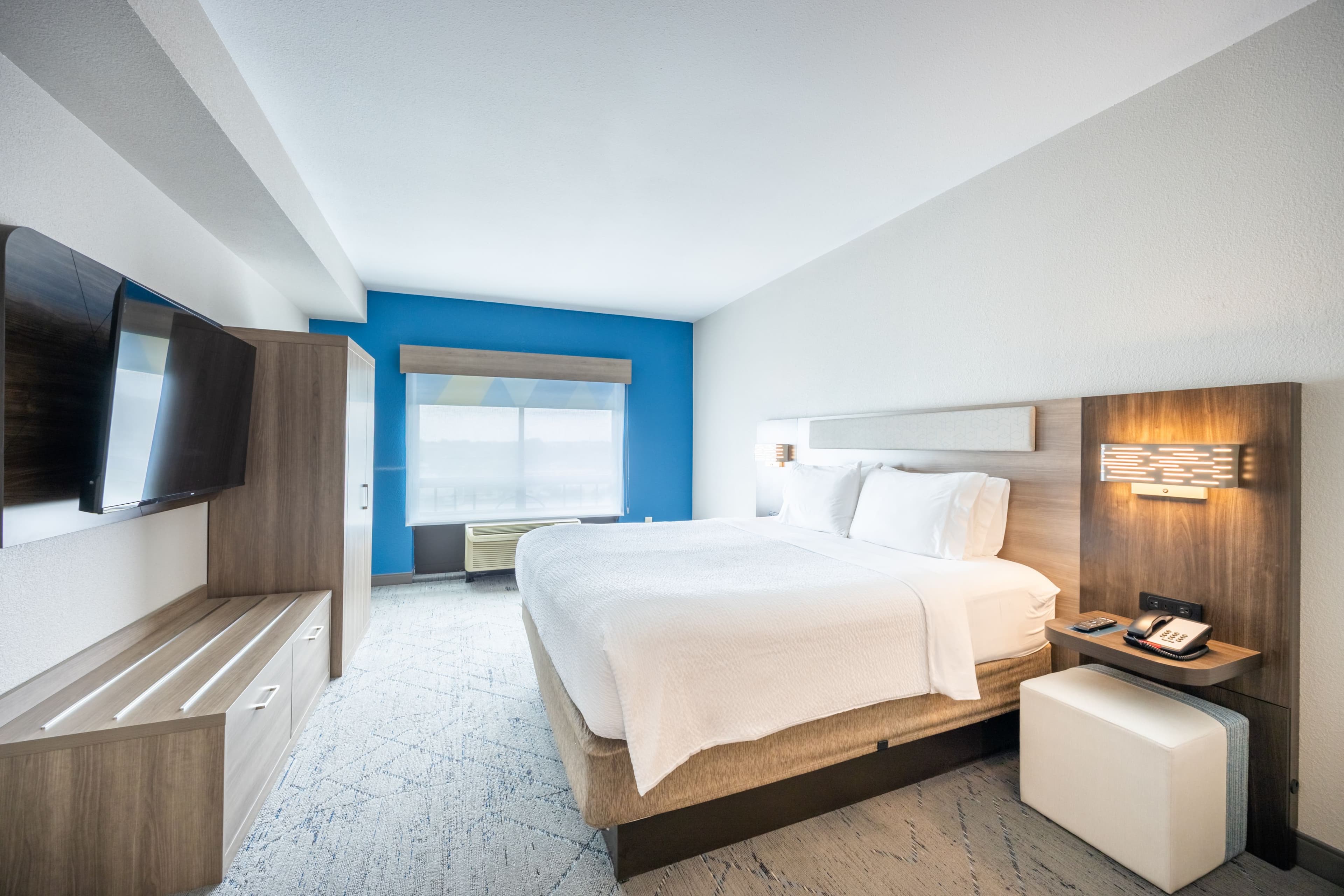 Holiday Inn Express & Suites Columbus - Polaris Parkway — 14