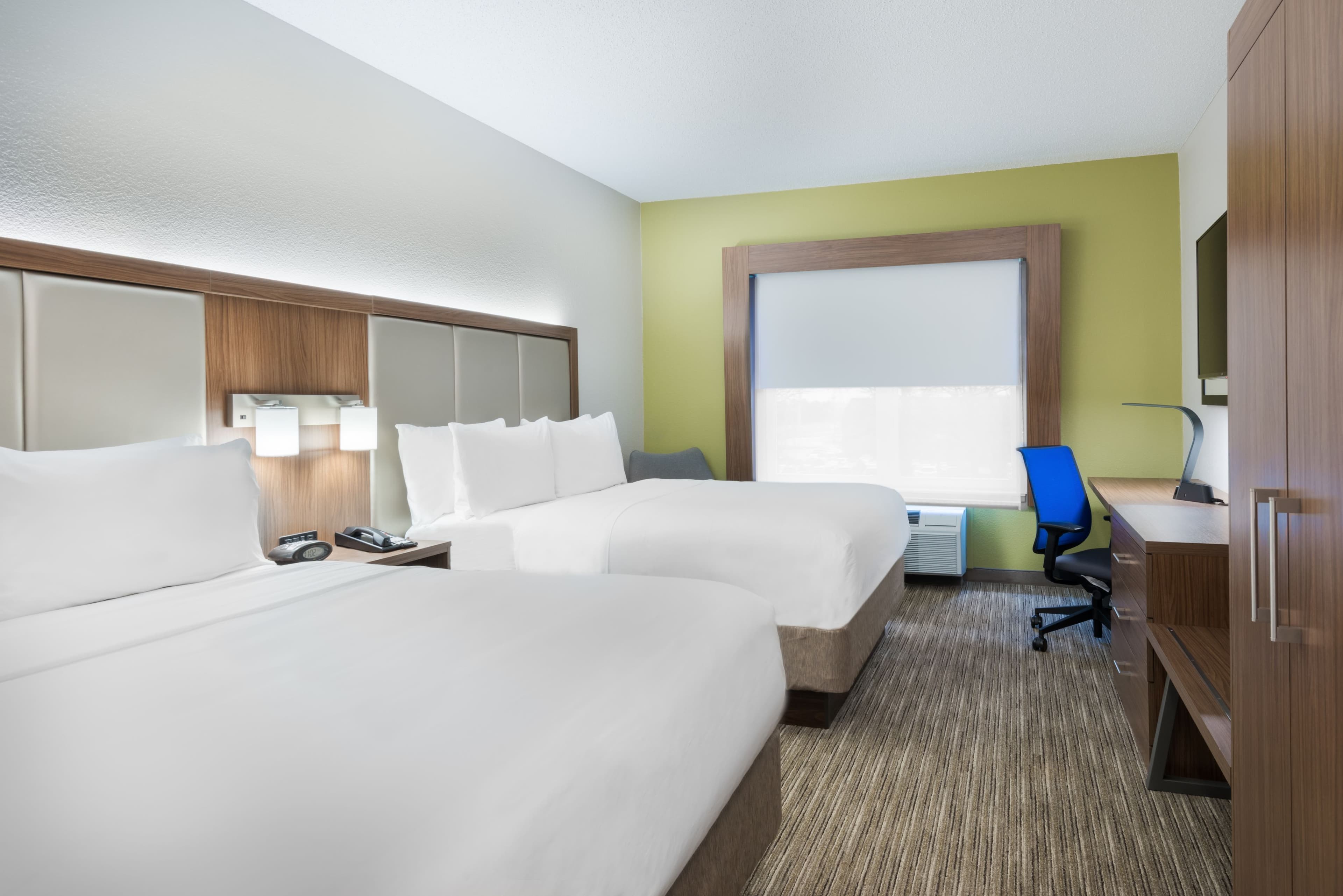 Holiday Inn Express & Suites Columbus Airport East - Image 3