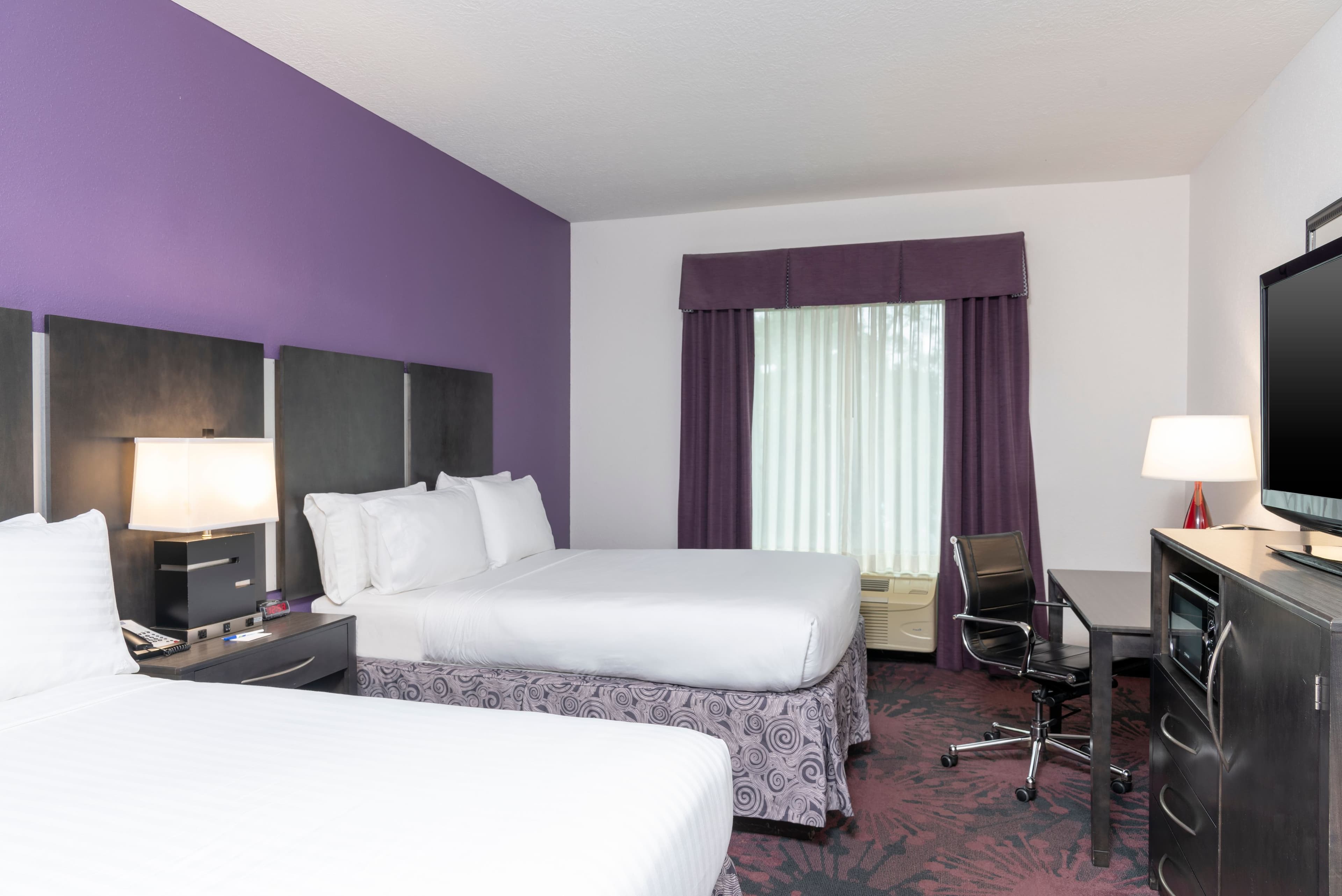 Holiday Inn Express & Suites Columbus - Polaris Parkway — 43