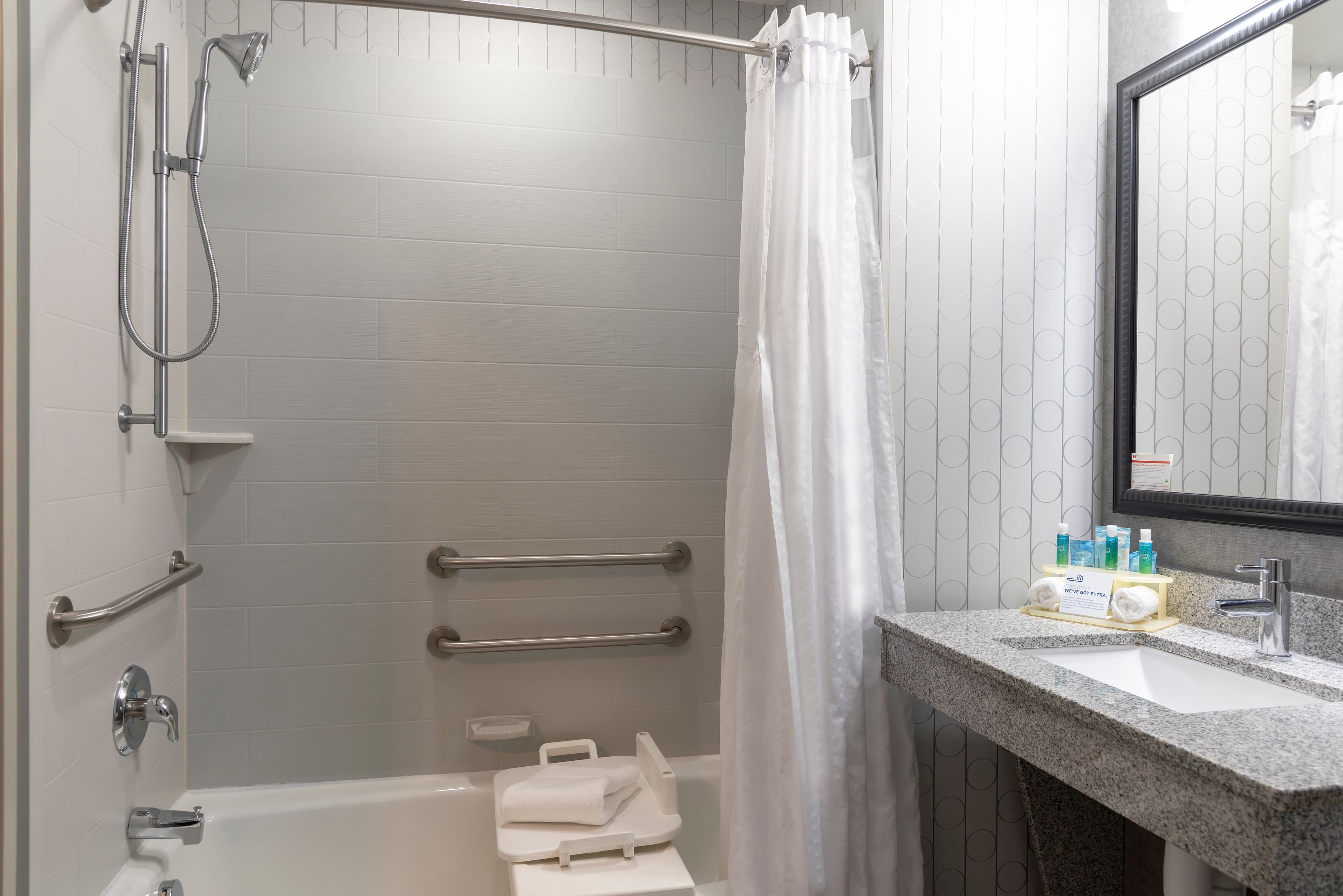 Holiday Inn Express & Suites Columbus - Polaris Parkway — 41