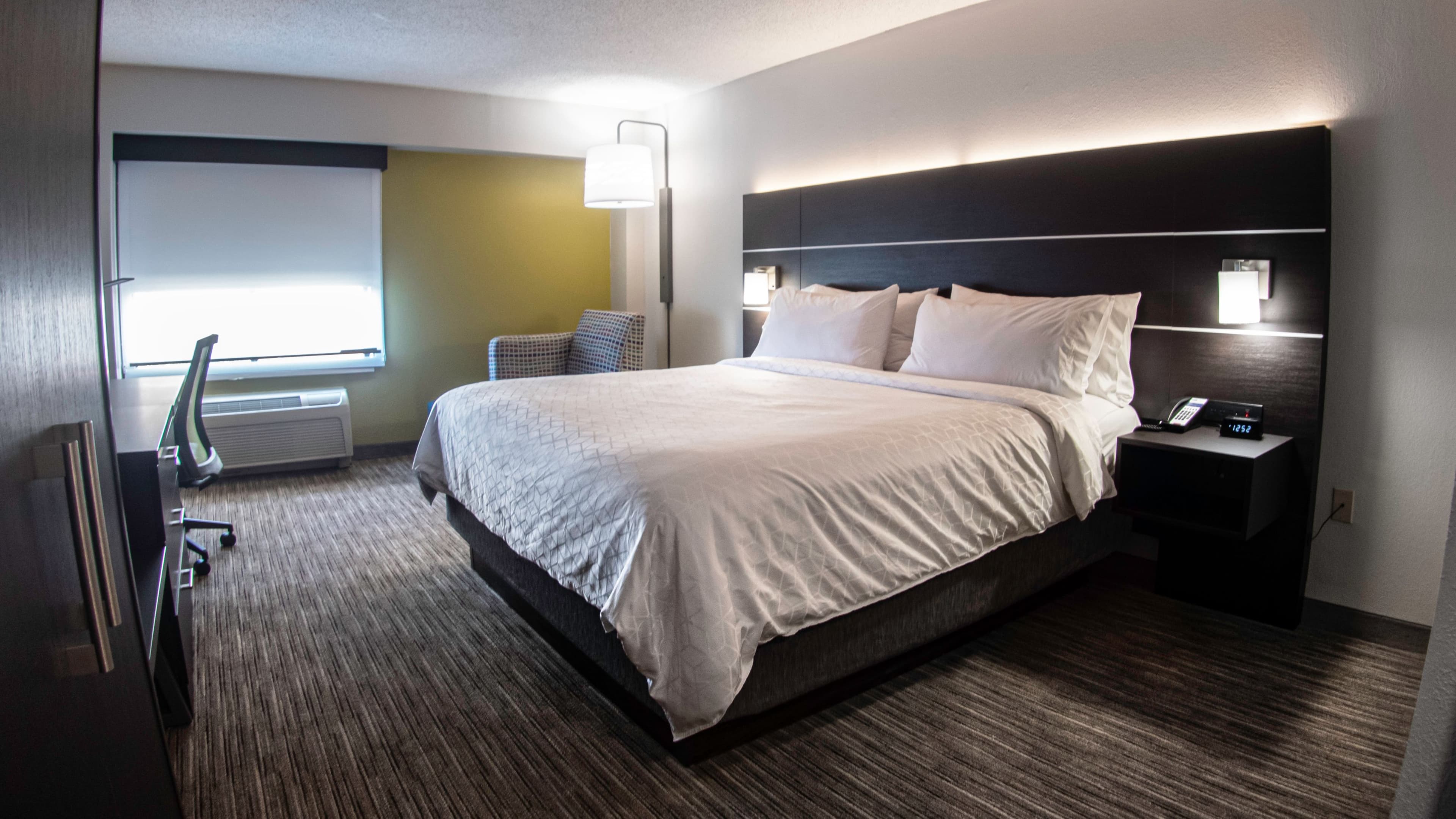 Holiday Inn Express & Suites Charlotte-Concord-I-85 — 4