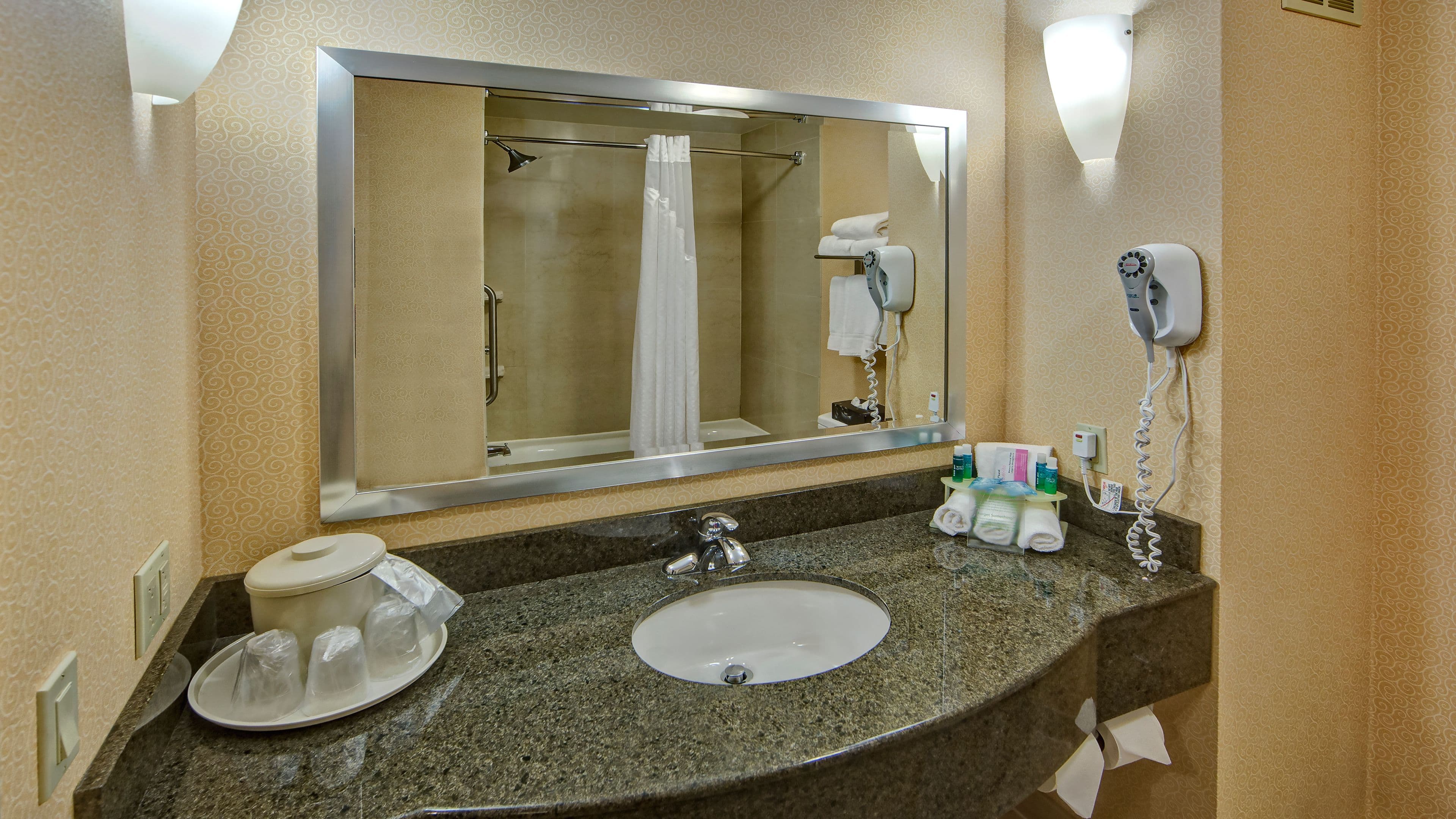 Holiday Inn Express & Suites Cookeville — 6
