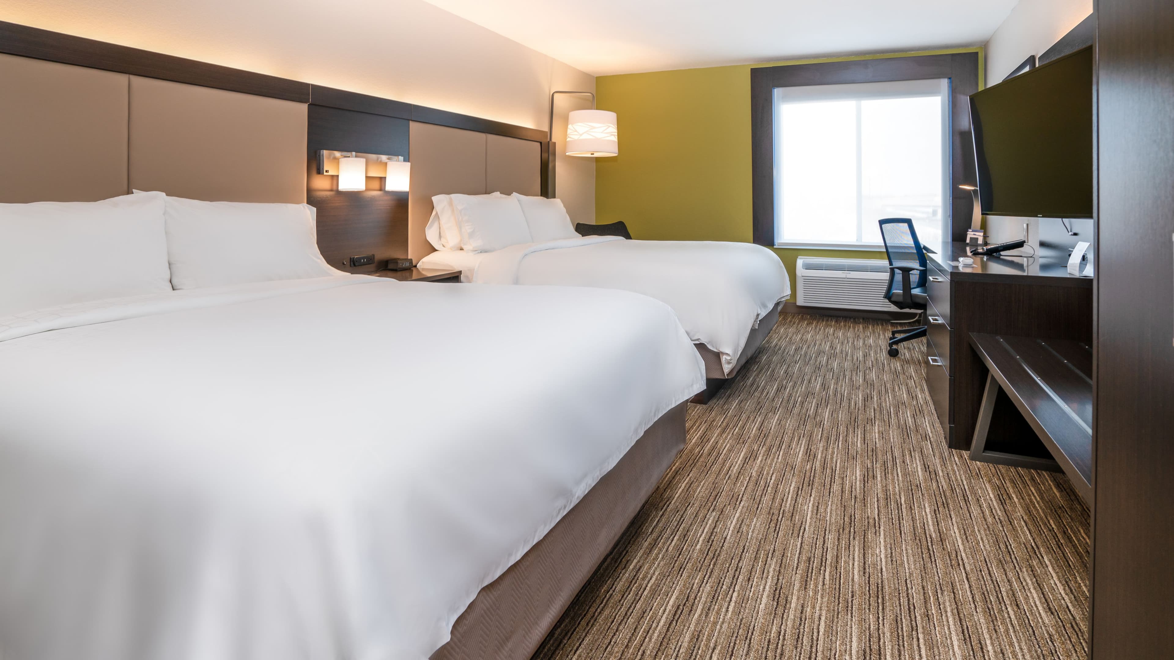 Holiday Inn Express & Suites Coon Rapids-Blaine Area — 7