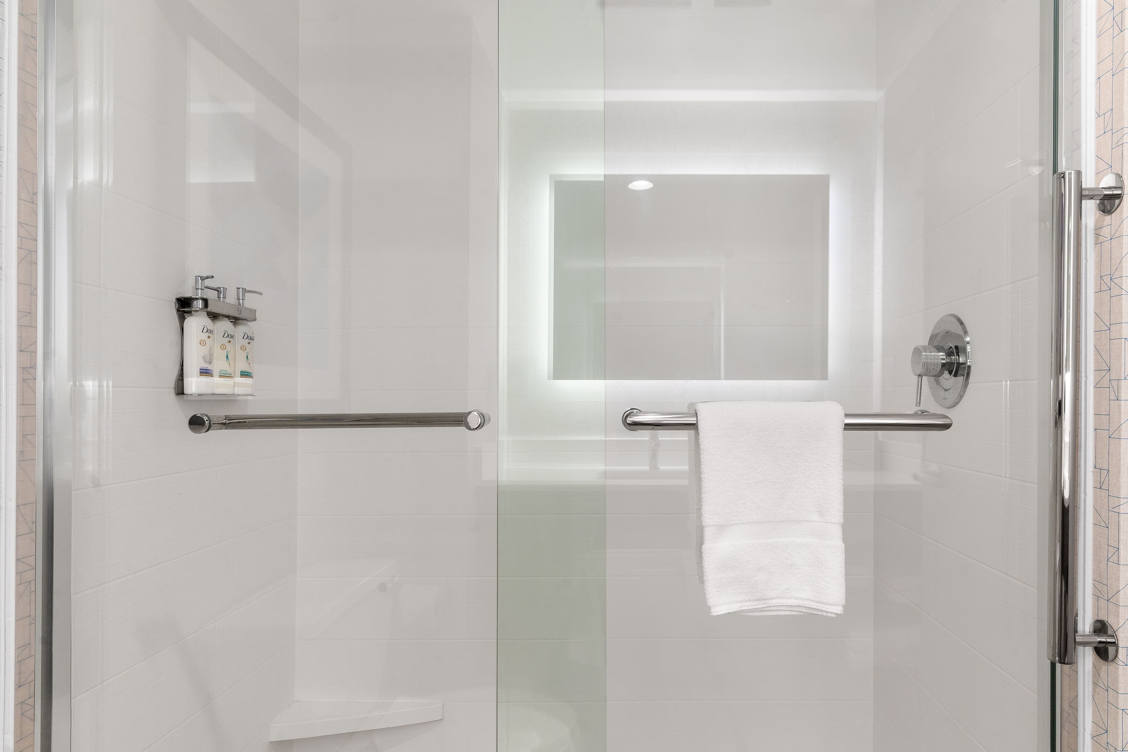 Holiday Inn Express & Suites Coralville — 7