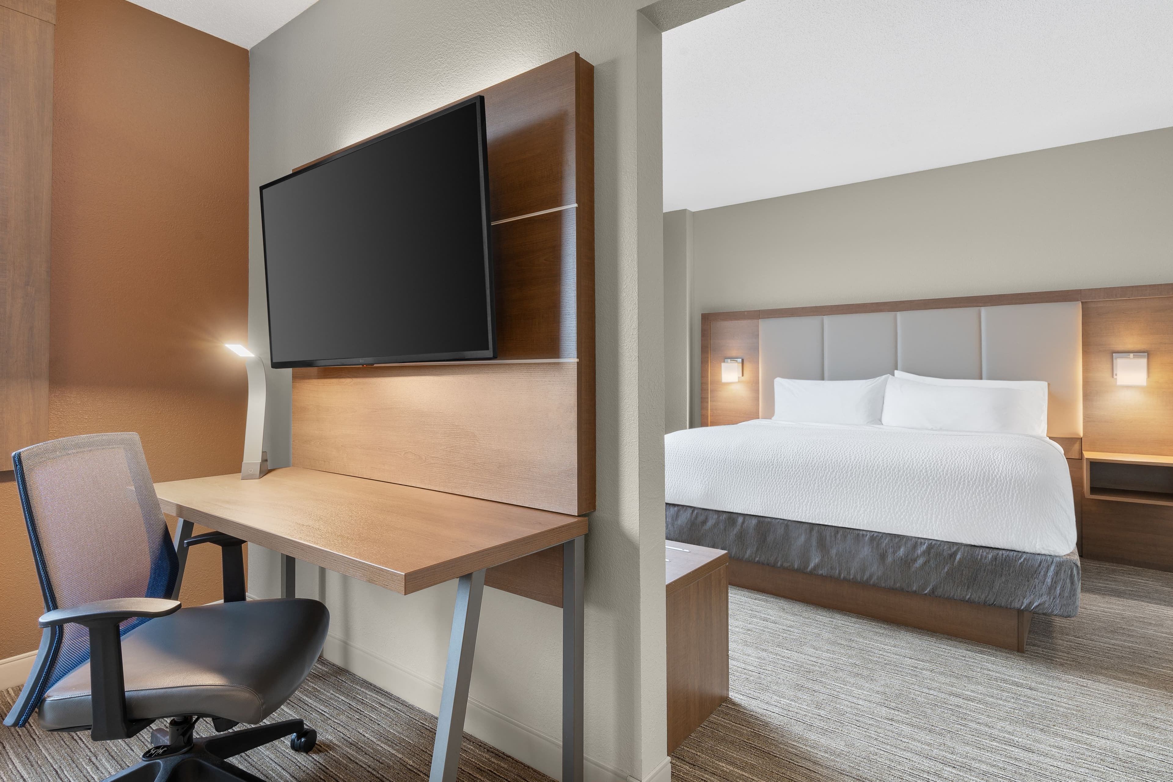 Holiday Inn Express & Suites Coralville — 68