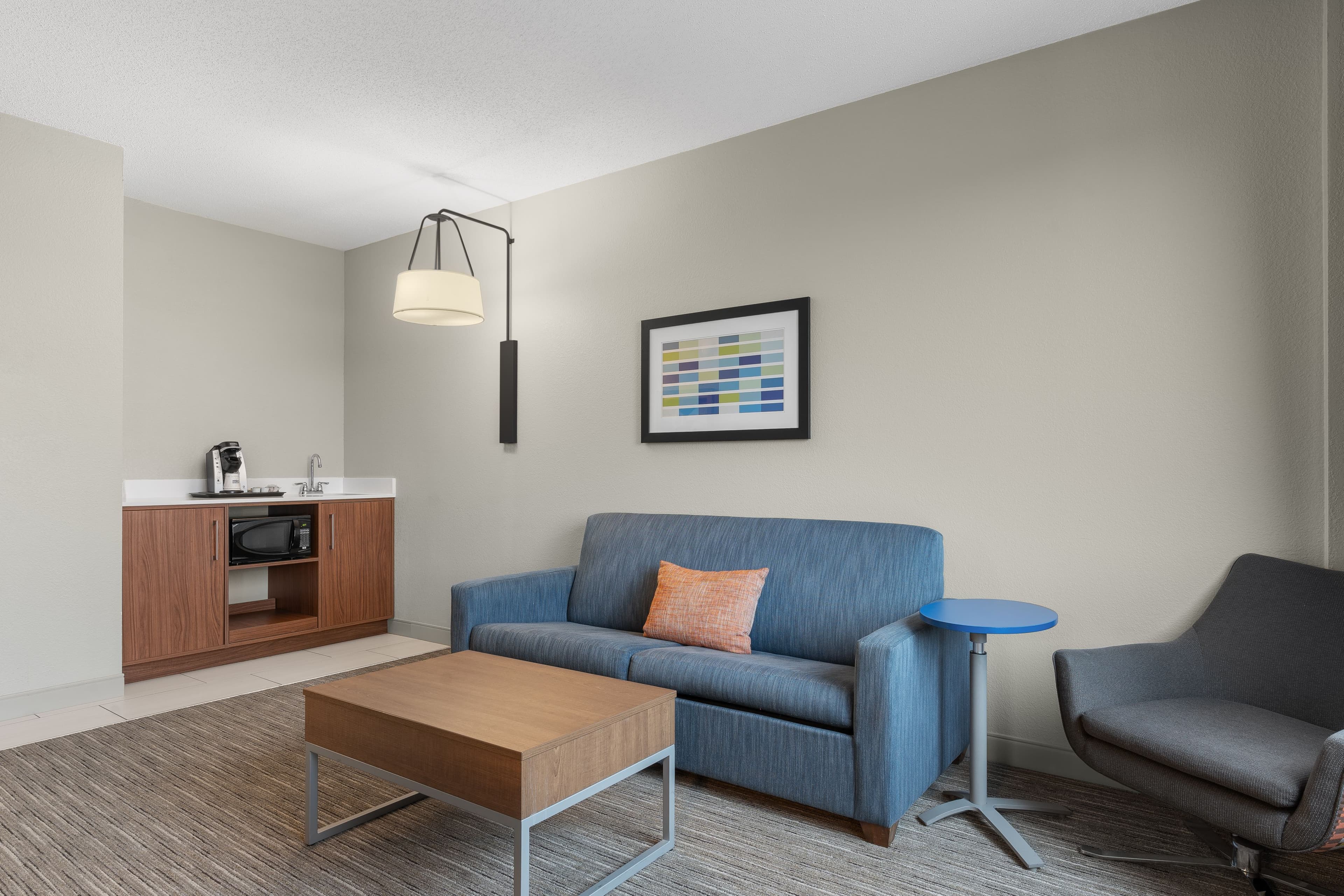 Holiday Inn Express & Suites Coralville — 14