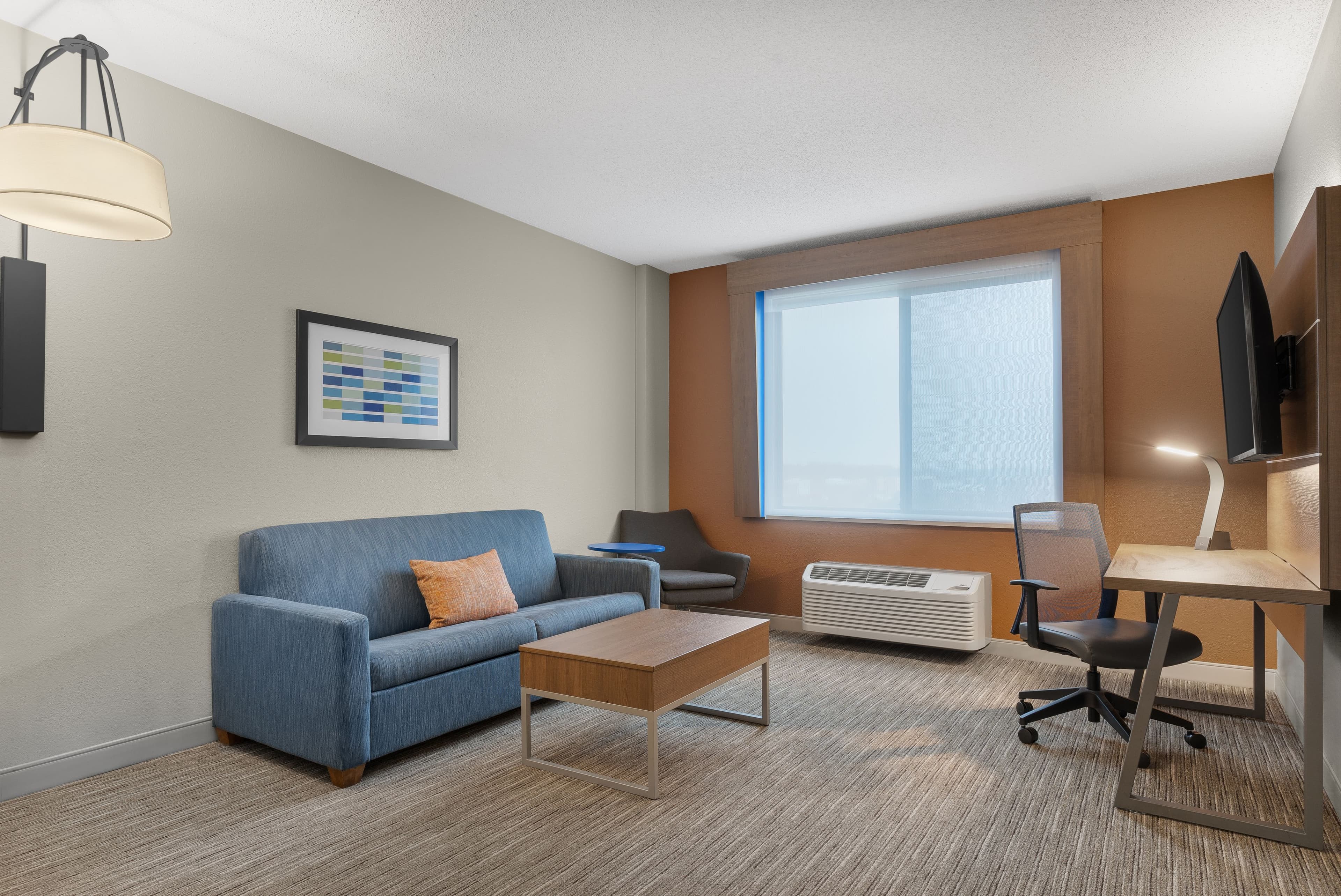 Holiday Inn Express & Suites Coralville — 16