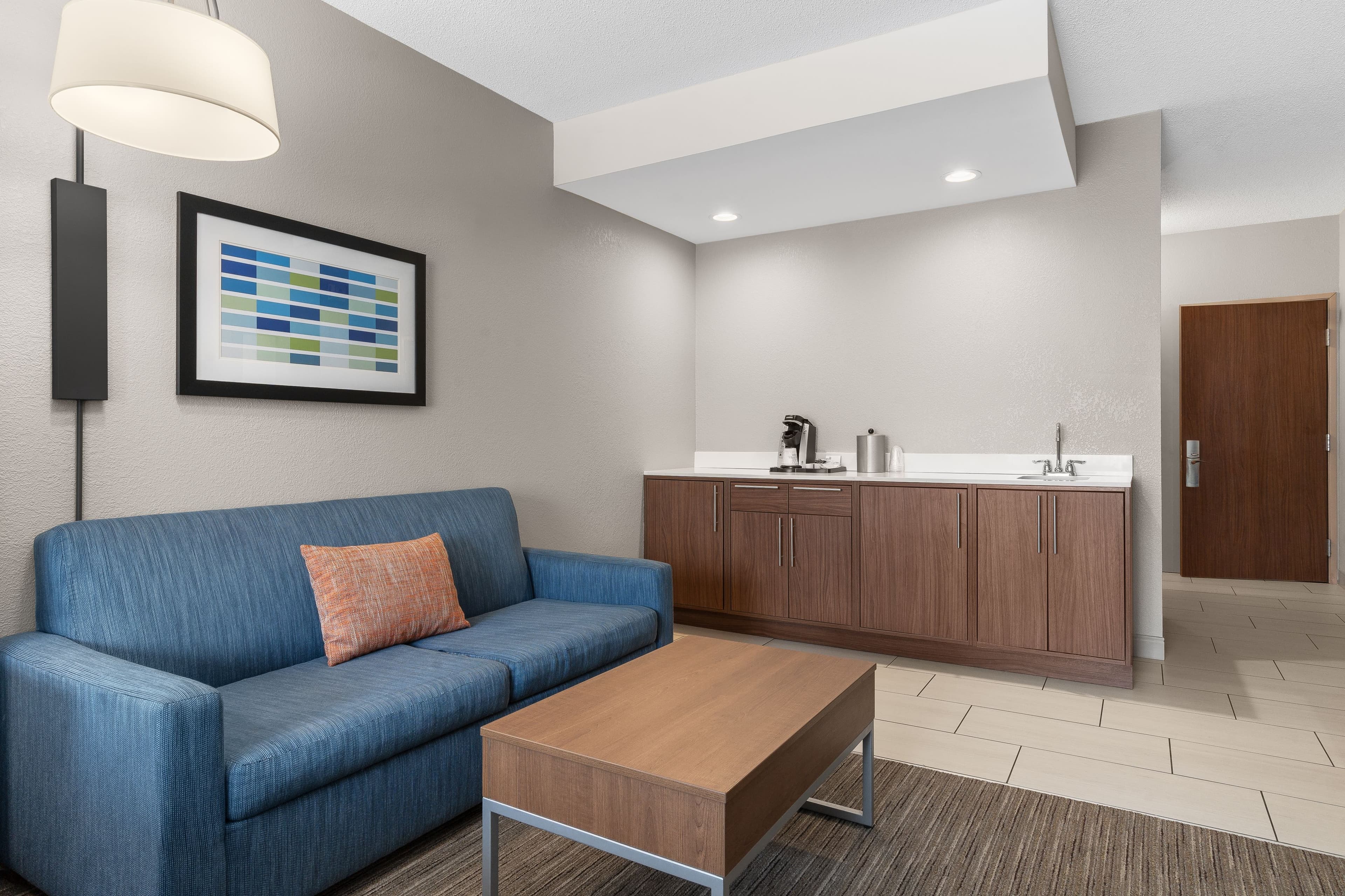Holiday Inn Express & Suites Coralville — 13
