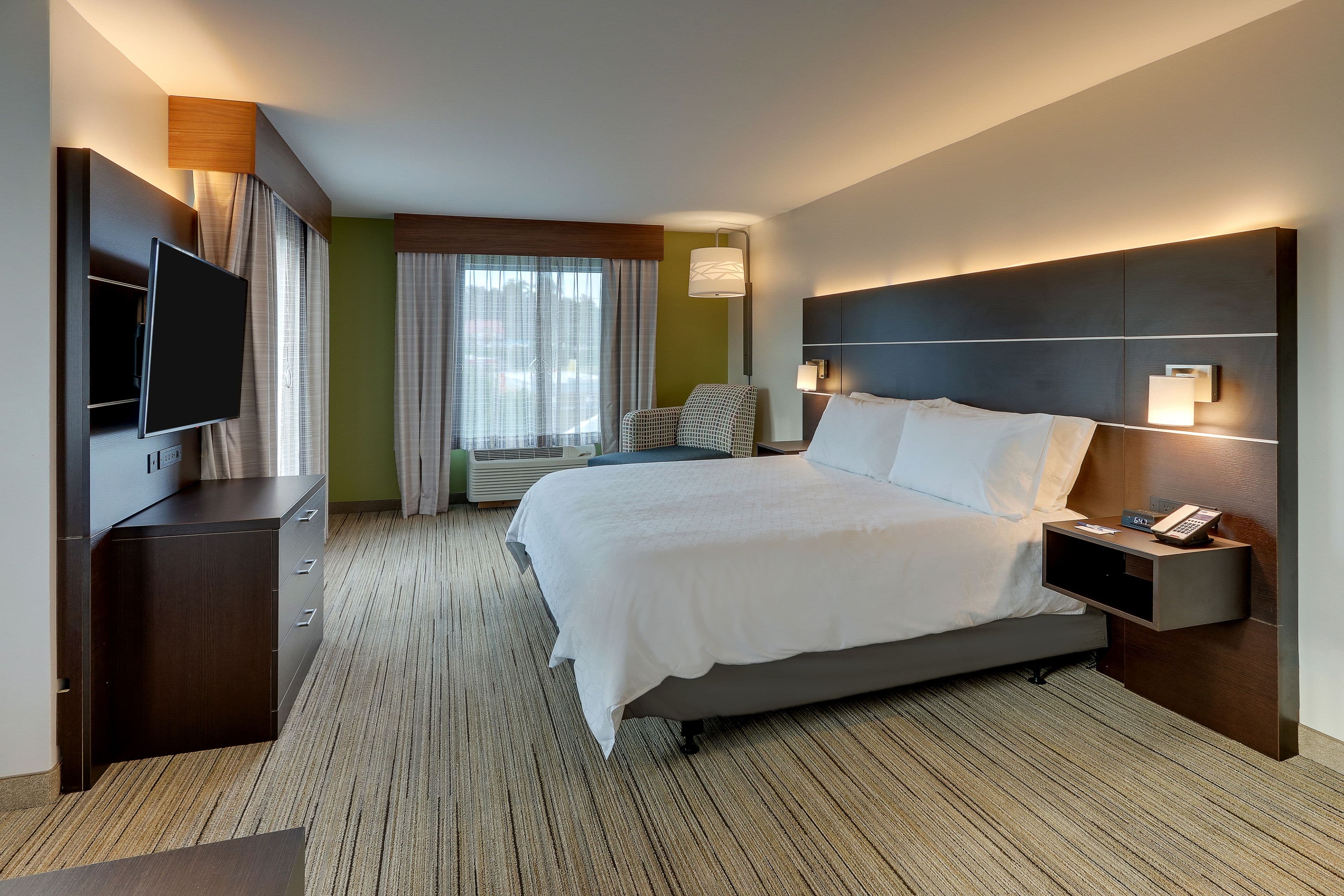 Holiday Inn Express & Suites Corbin - Image 2