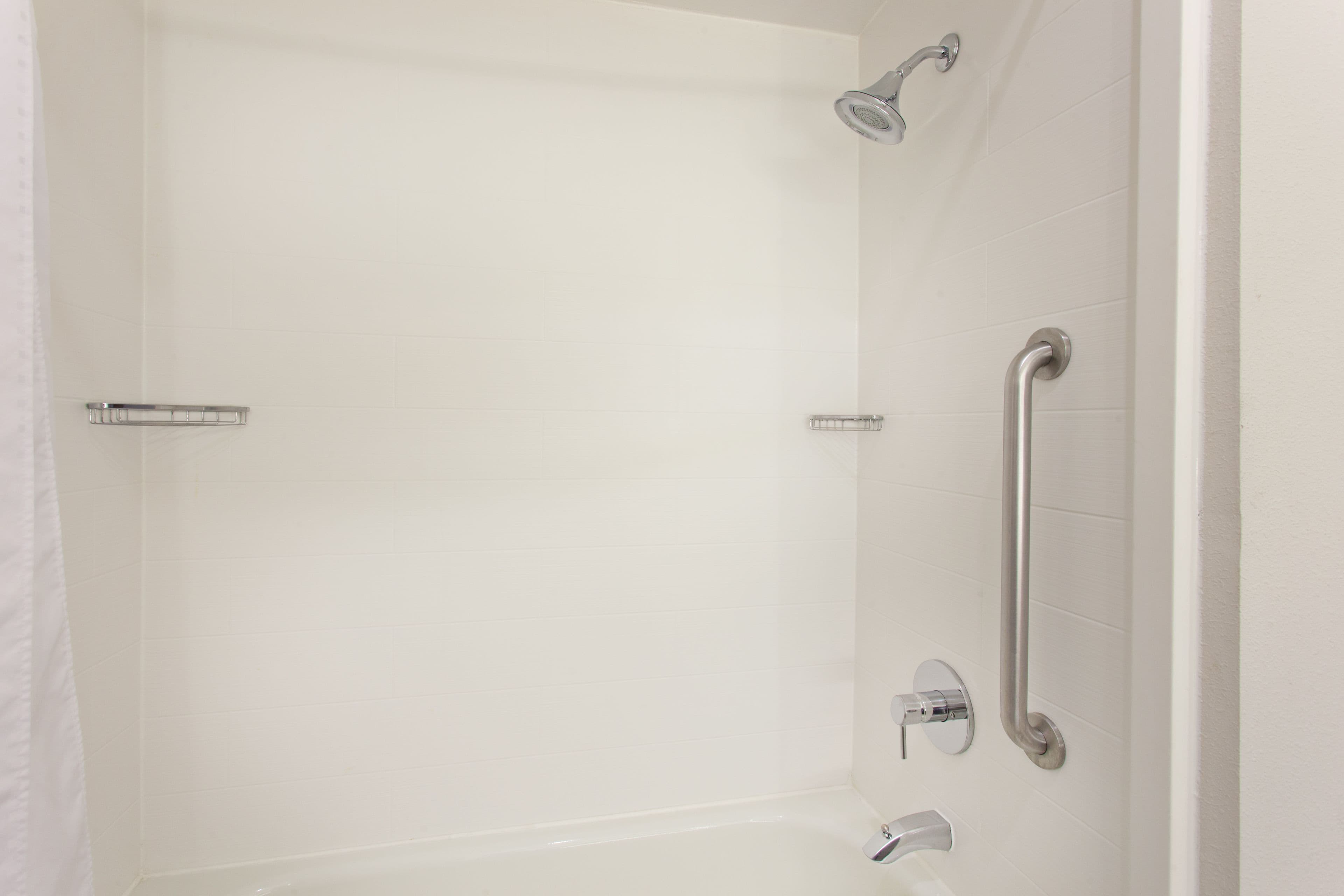 Holiday Inn Express & Suites Corona — 9