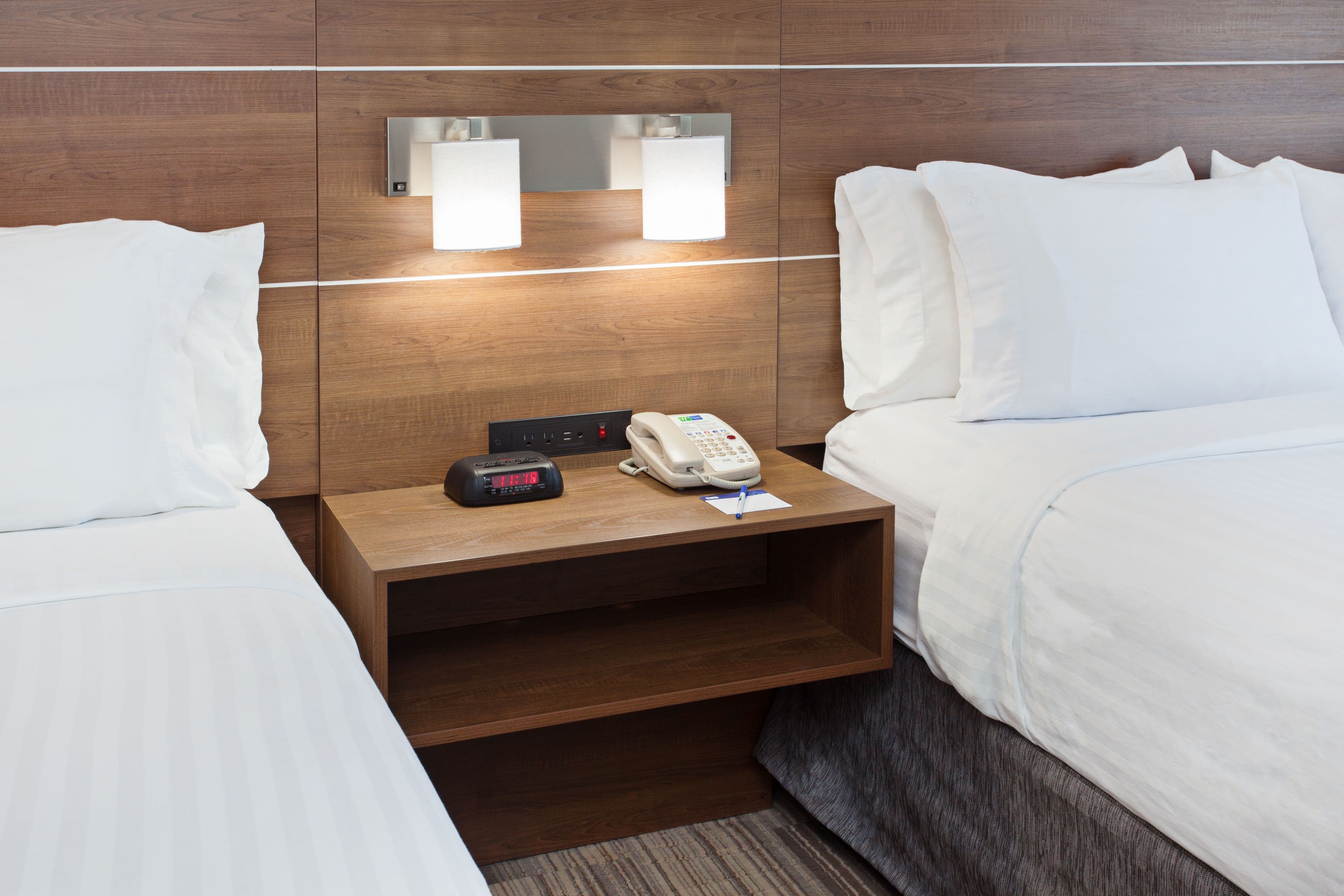 Holiday Inn Express & Suites Corona — 11