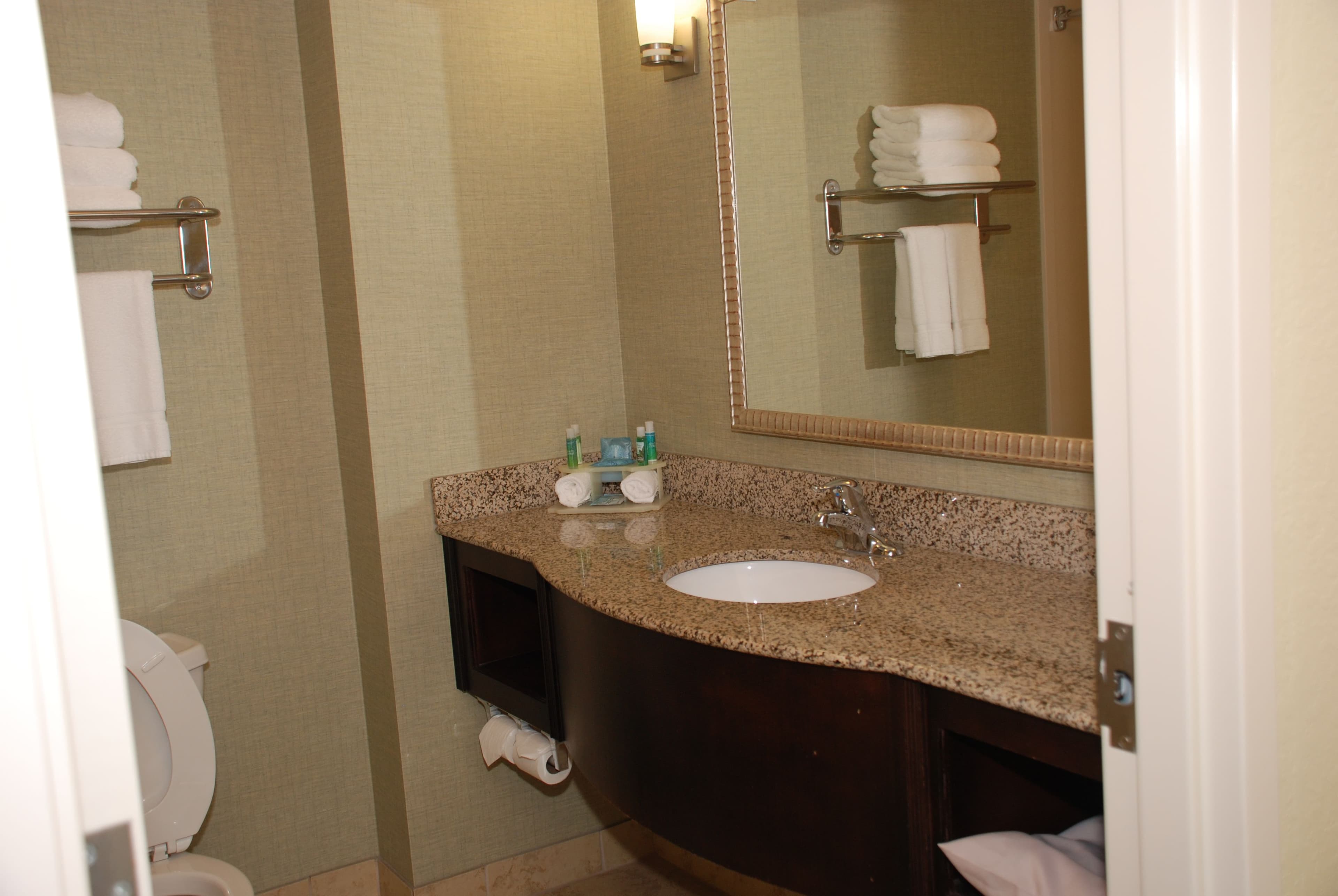 Holiday Inn Express & Suites Covington — 9