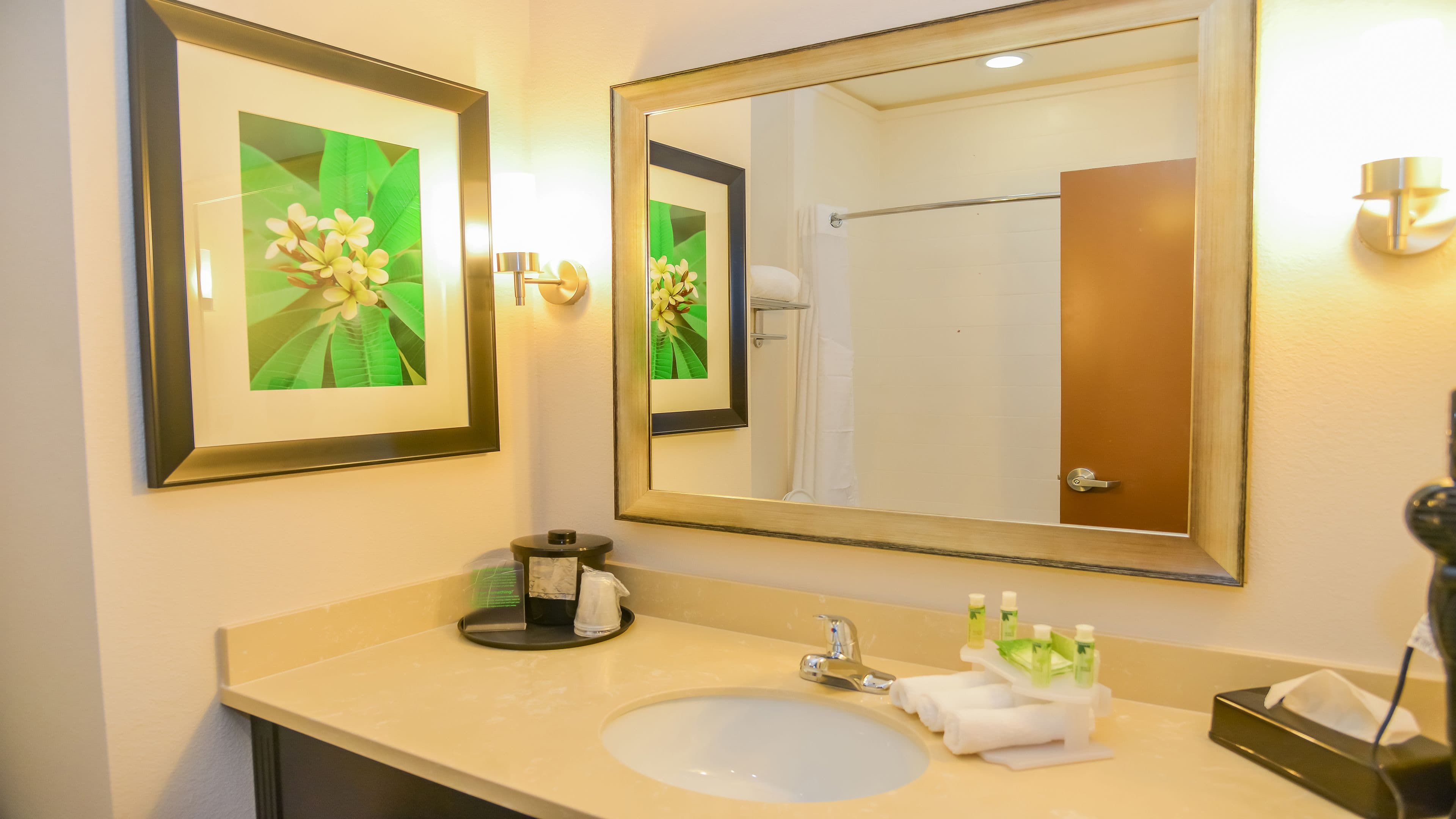 Holiday Inn Express & Suites Cuero — 12