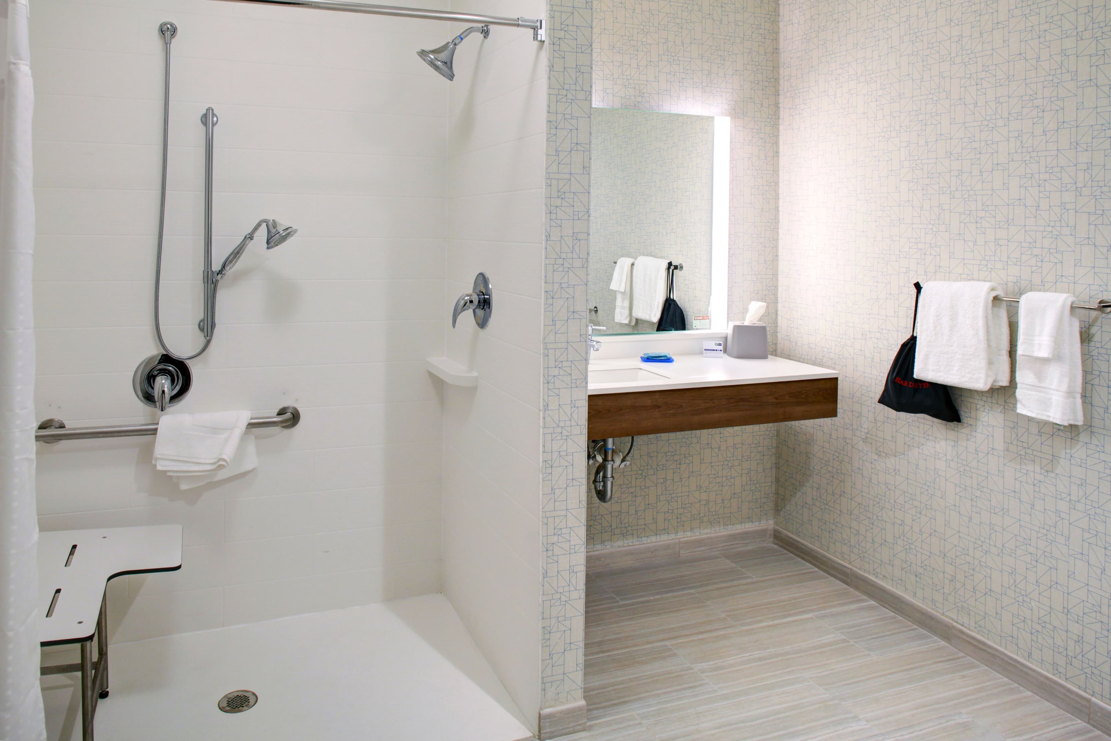 Holiday Inn Express & Suites Houston NW - Cypress Grand Pky — 6