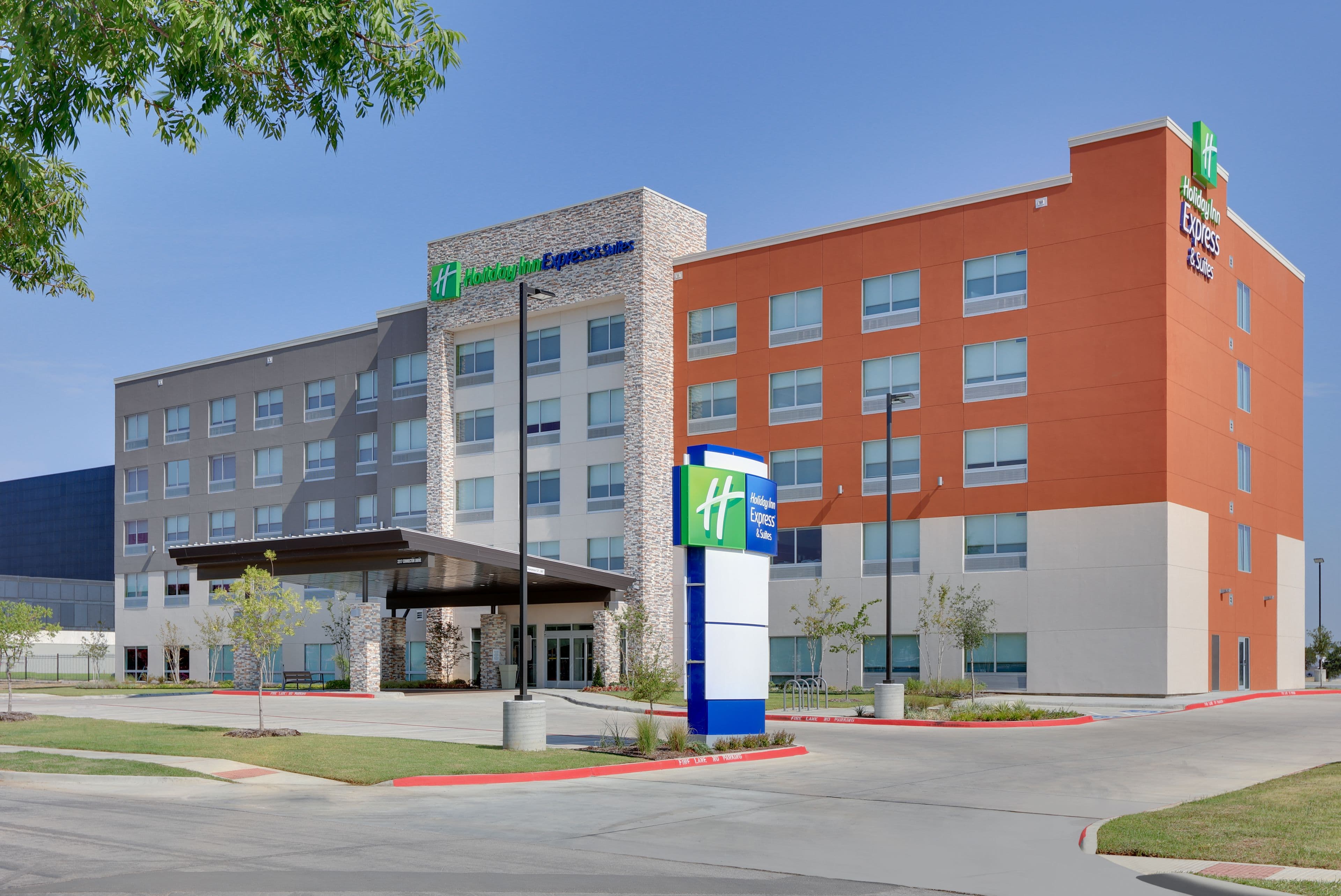 Holiday Inn Express & Suites Dallas NW HWY - Love Field - Image 1