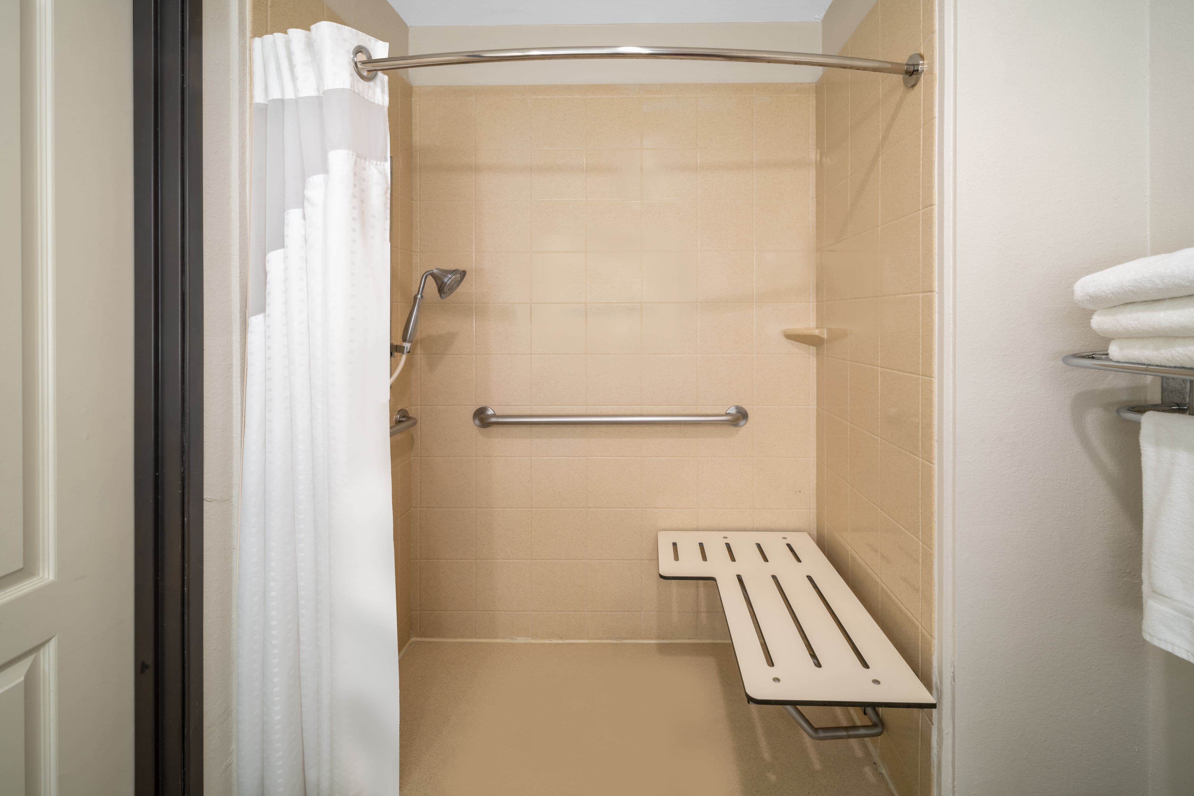 Holiday Inn Express & Suites Dallas East - Fair Park — 15