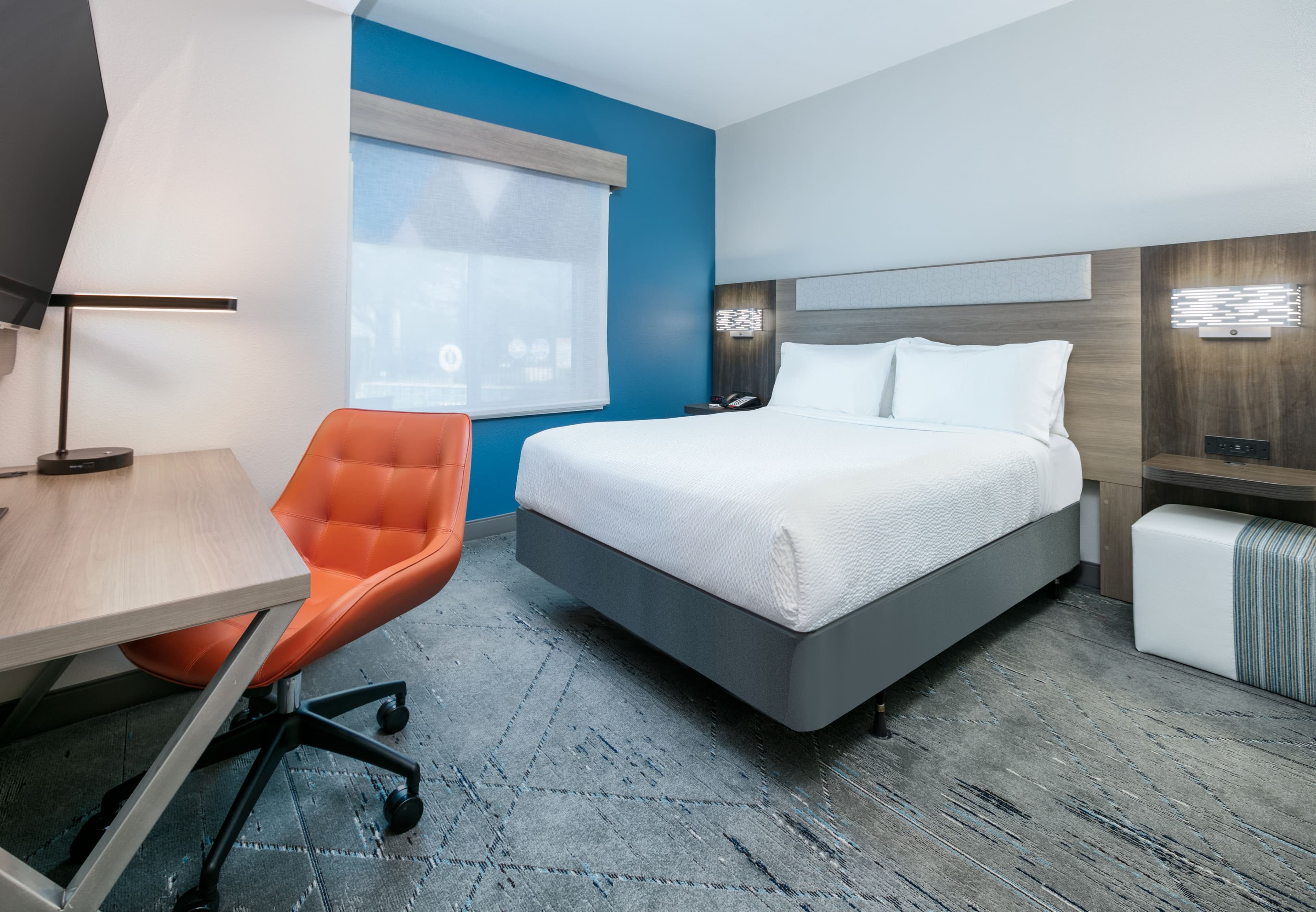 Holiday Inn Express & Suites DALLAS PARK CENTRAL NORTHEAST — 7