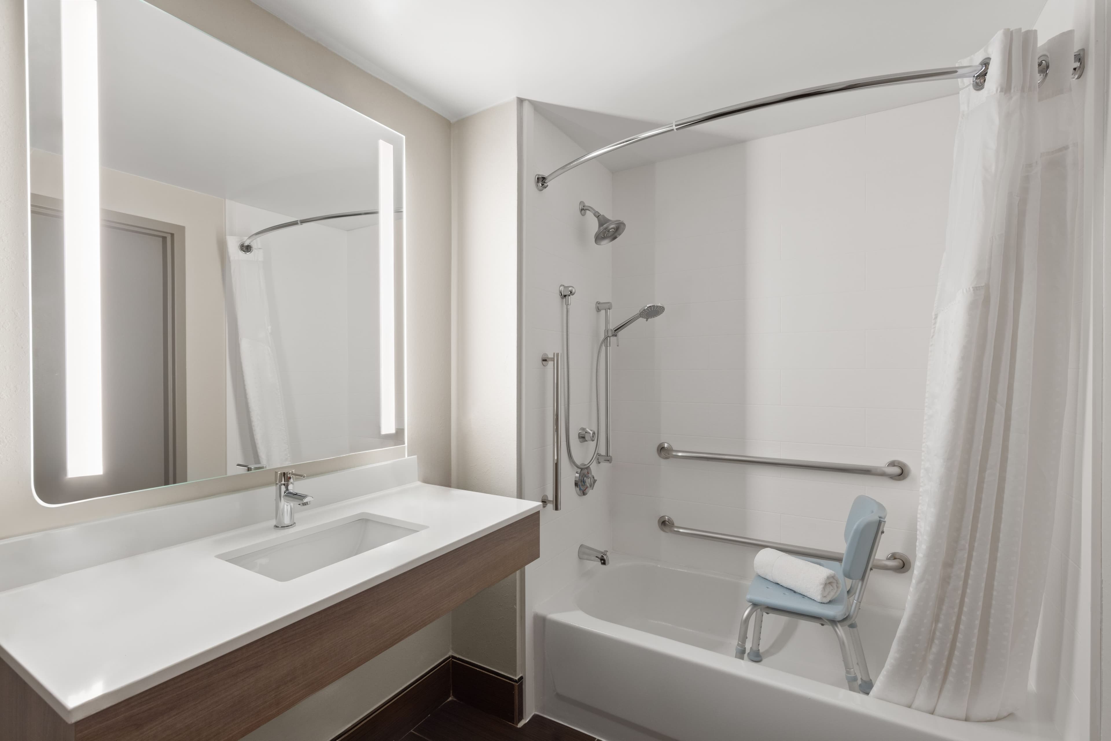 Holiday Inn Express & Suites Danbury - I-84 — 10