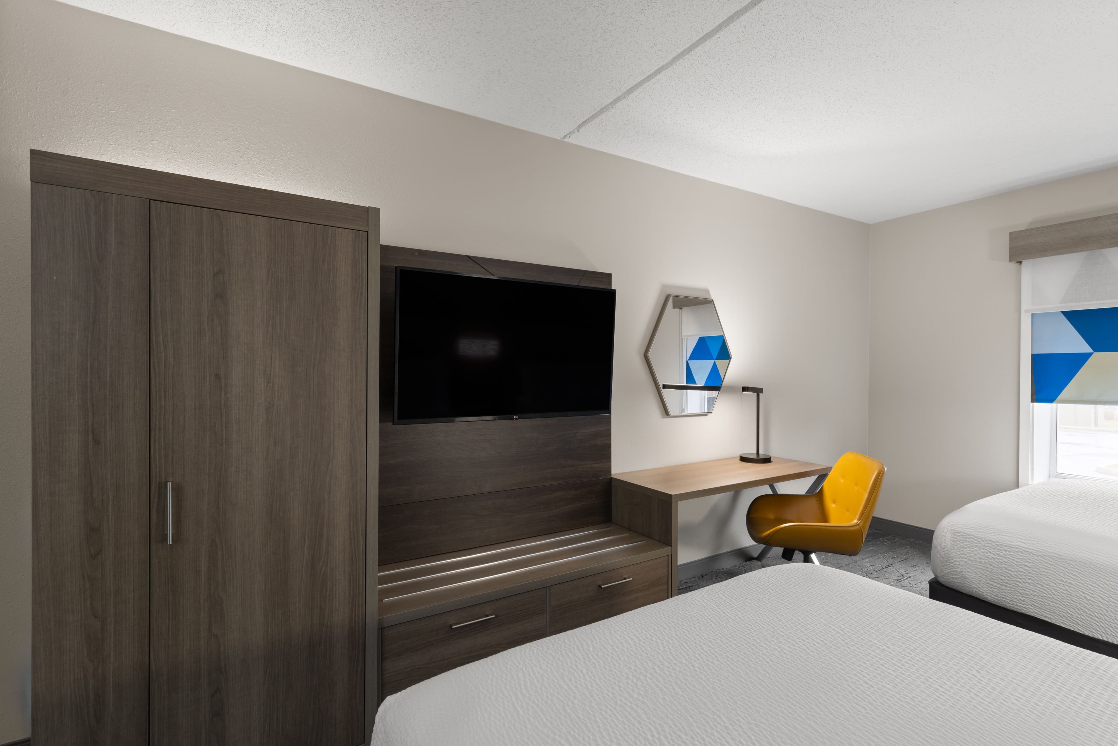 Holiday Inn Express & Suites Danbury - I-84 — 26