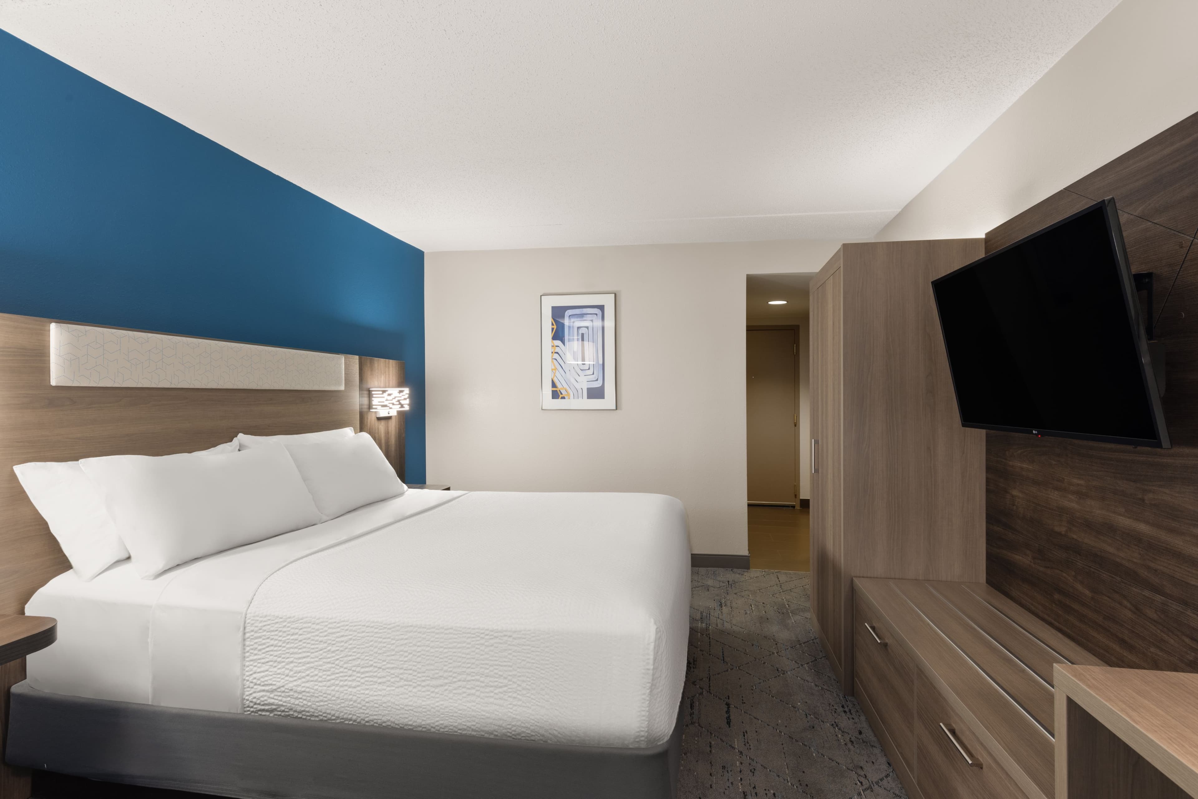 Holiday Inn Express & Suites Danbury - I-84 — 6