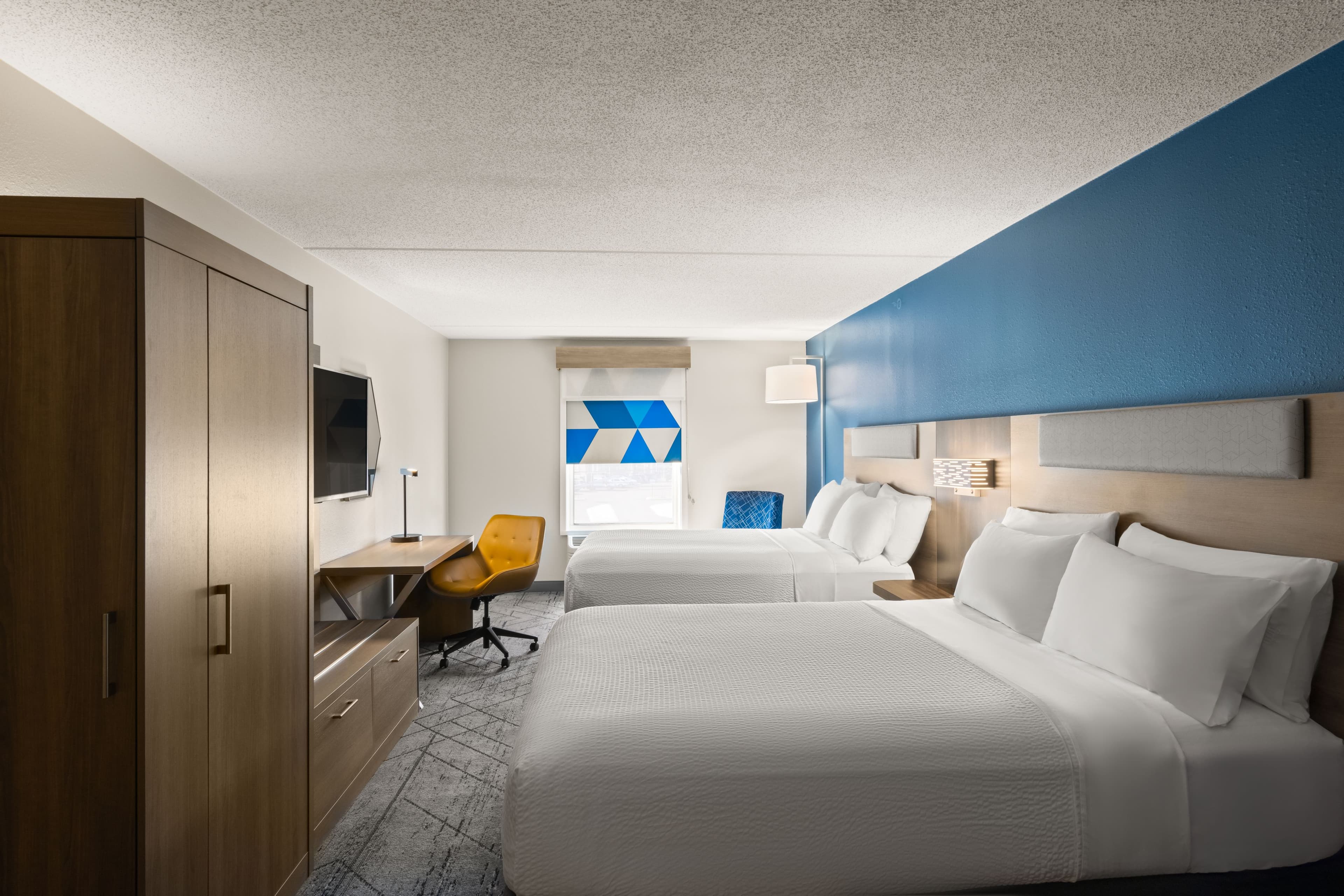 Holiday Inn Express & Suites Danbury - I-84 — 25