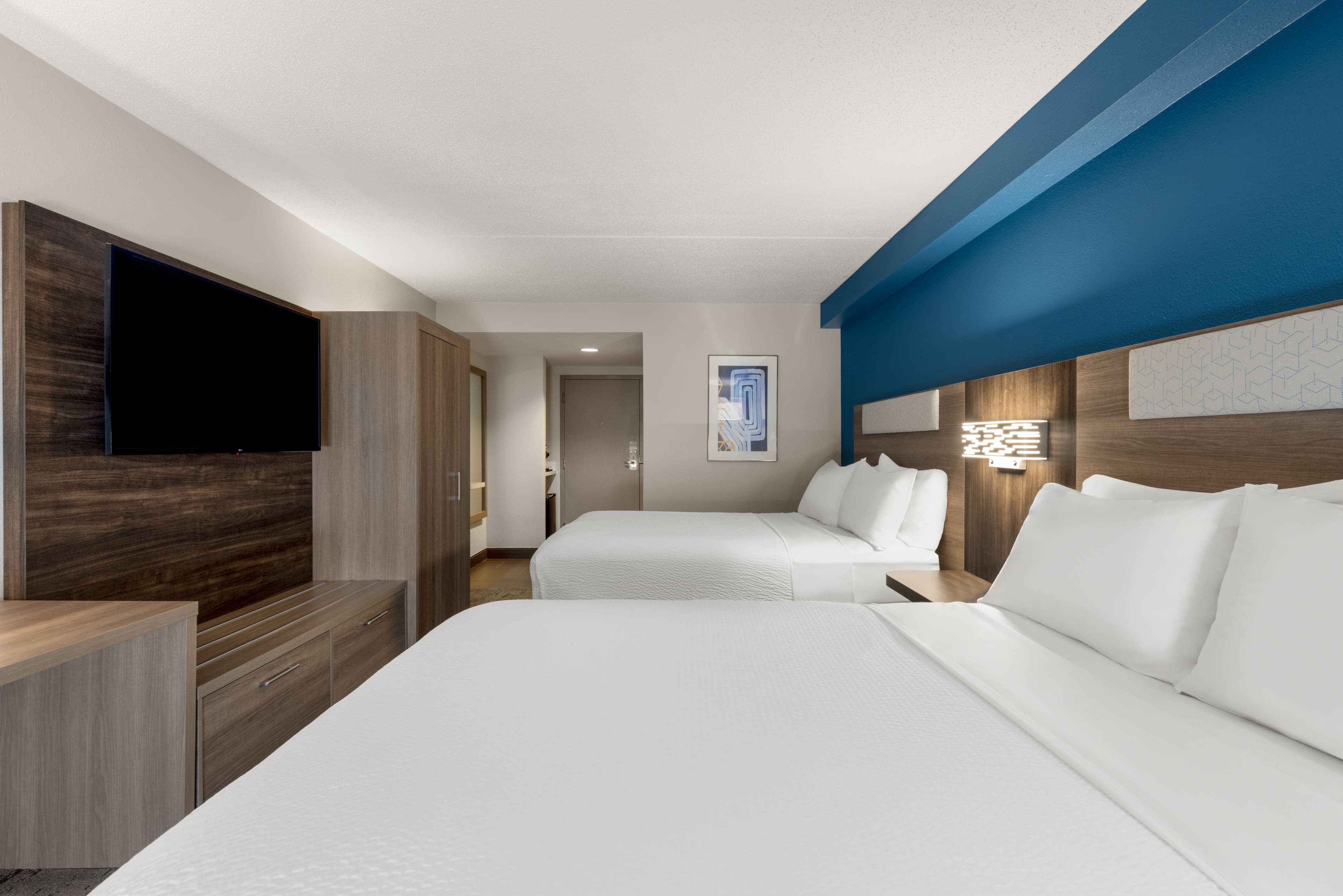 Holiday Inn Express & Suites Danbury - I-84 — 24