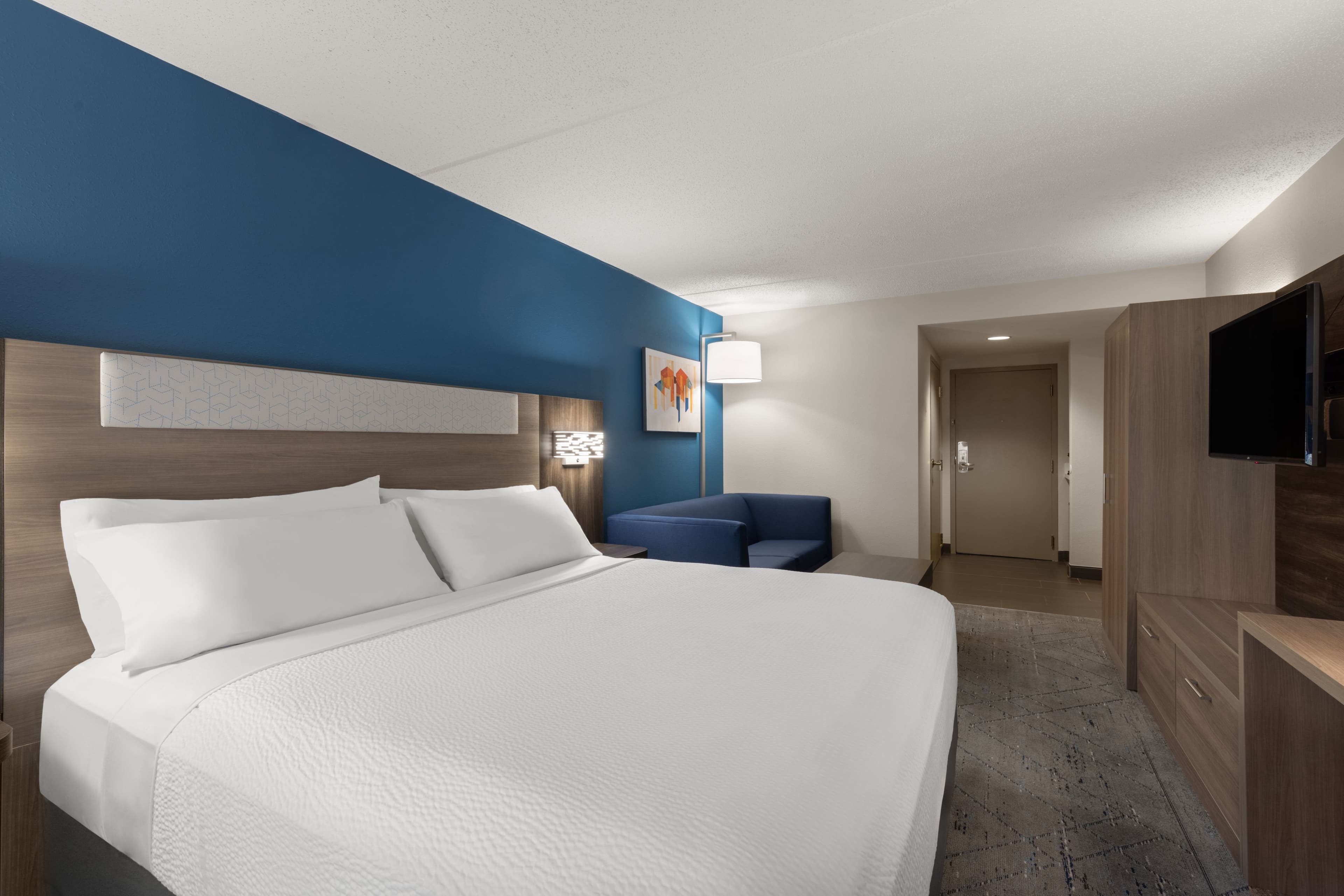 Holiday Inn Express & Suites Danbury - I-84 — 17