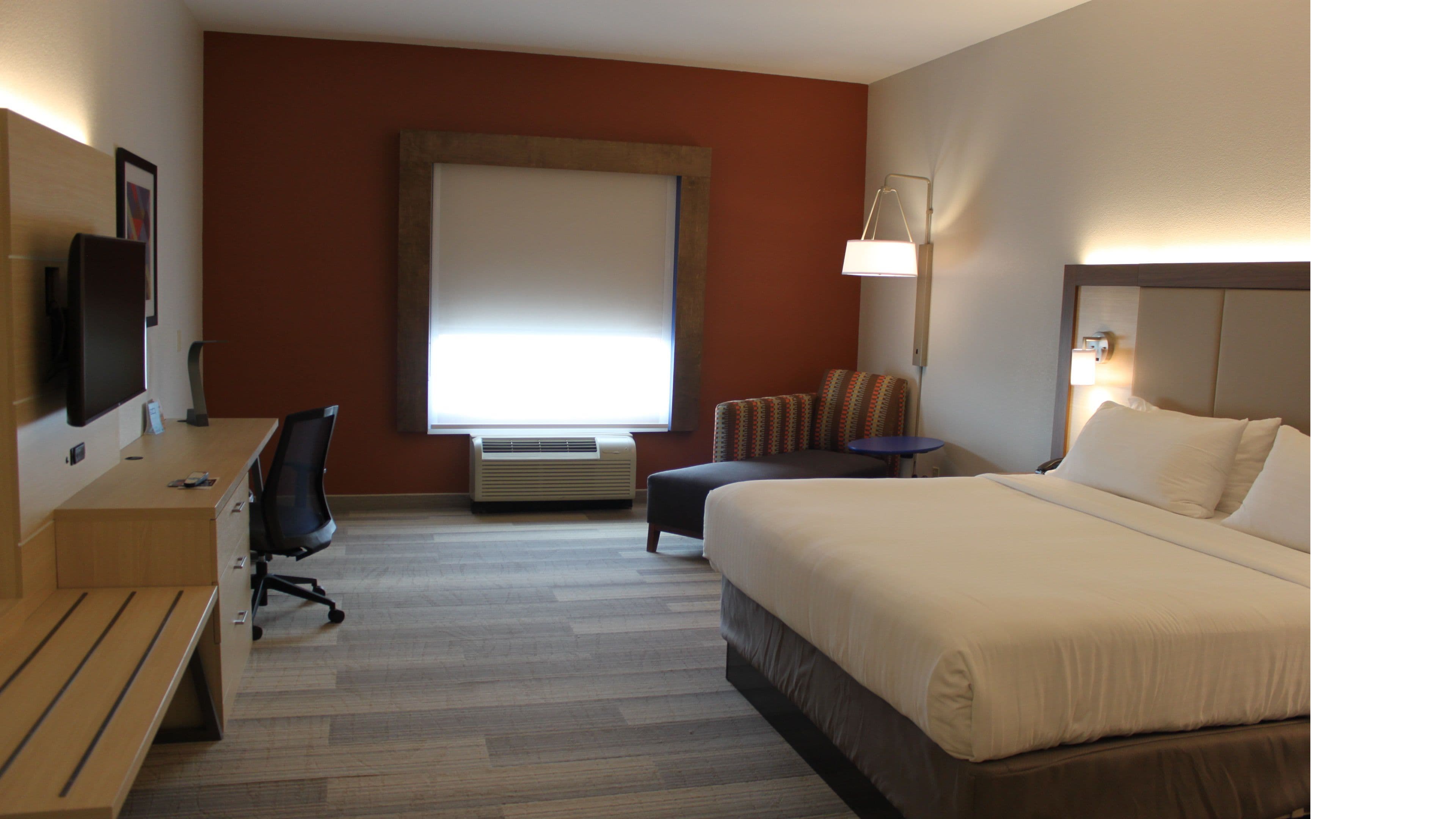 Holiday Inn Express & Suites Orlando South-Davenport — 6
