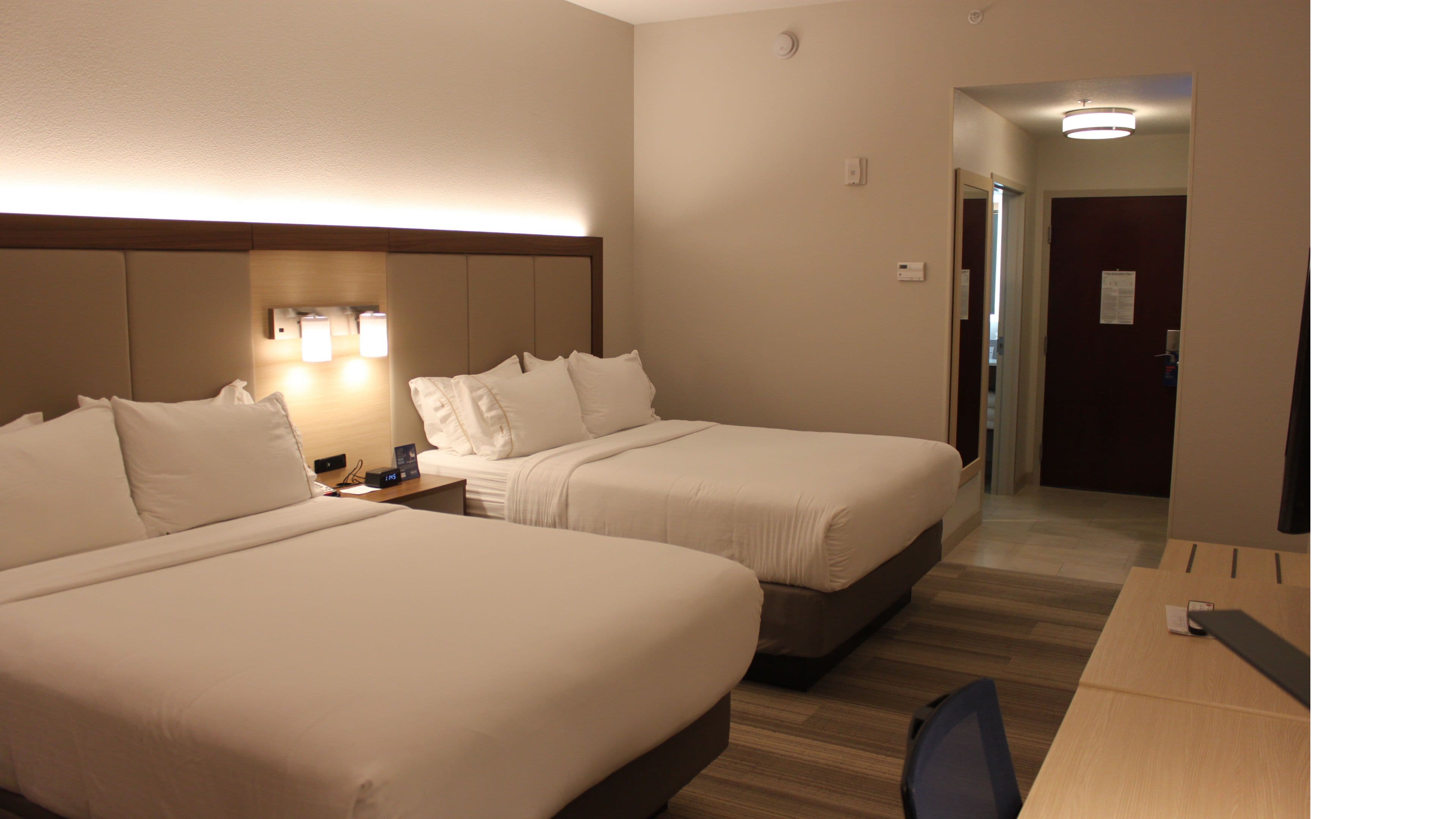 Holiday Inn Express & Suites Orlando South-Davenport — 13