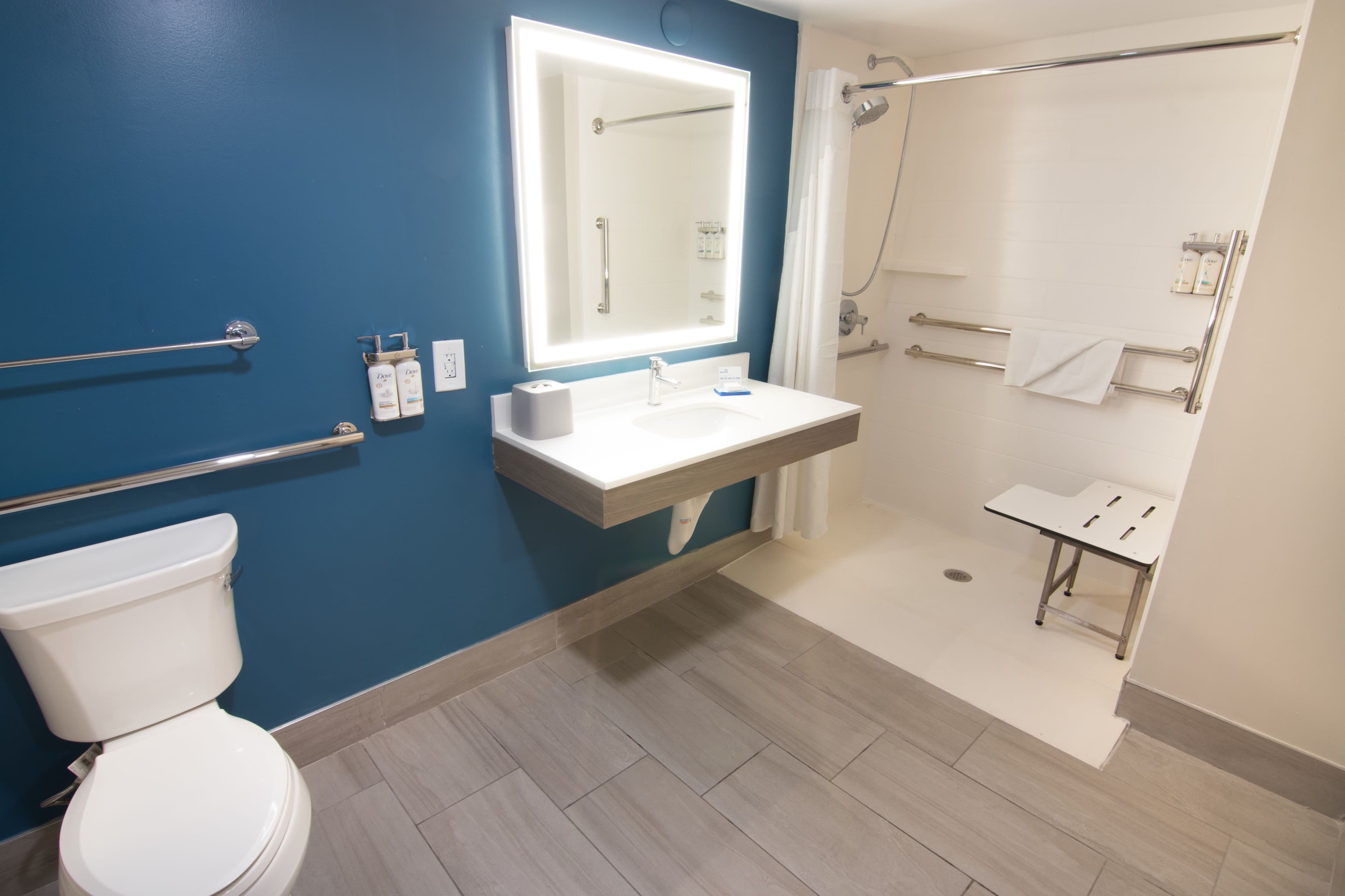 Holiday Inn Express & Suites Fort Lauderdale Airport West — 7