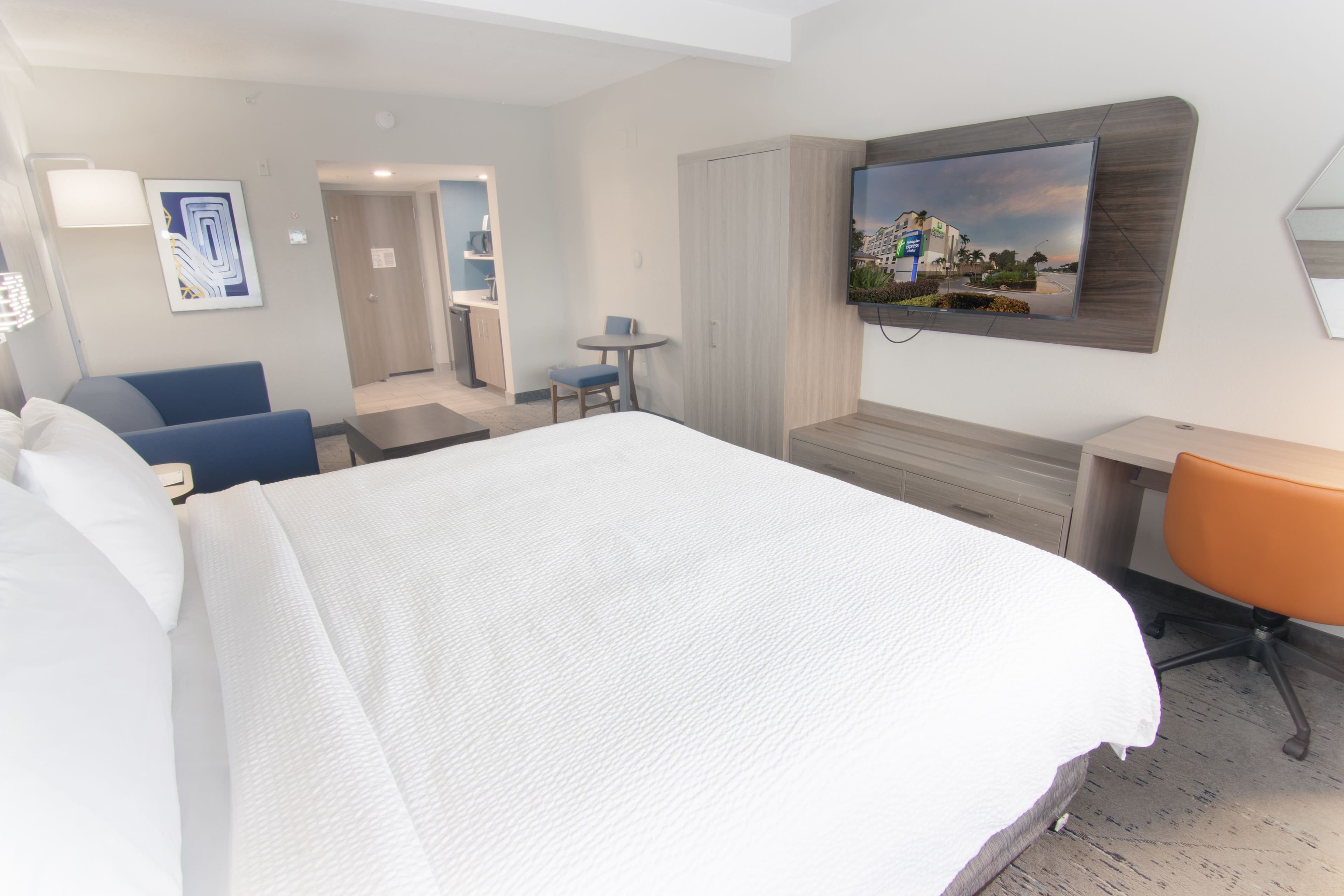 Holiday Inn Express & Suites Fort Lauderdale Airport West — 8
