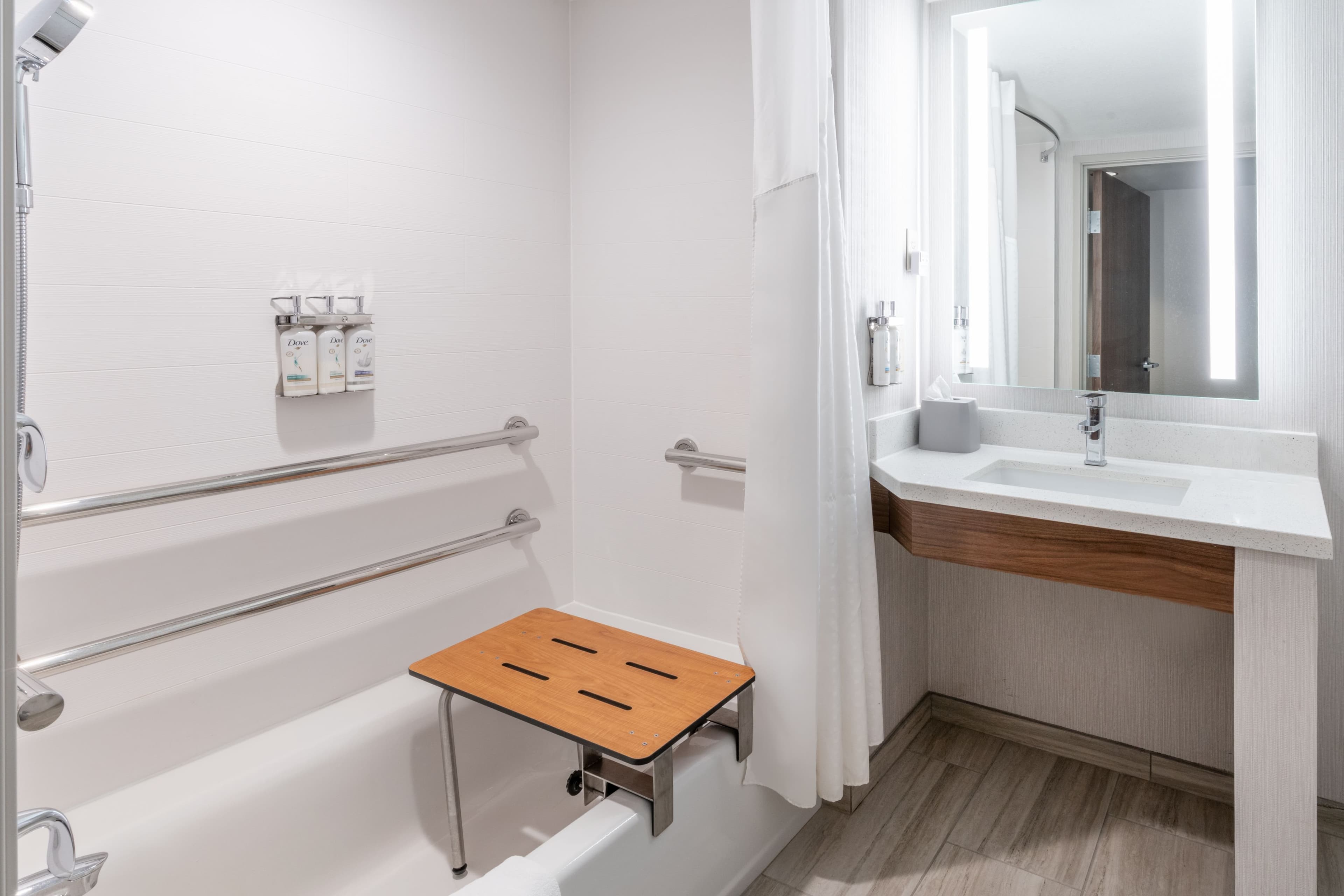 Holiday Inn Express & Suites Deadwood-Gold Dust Casino — 14