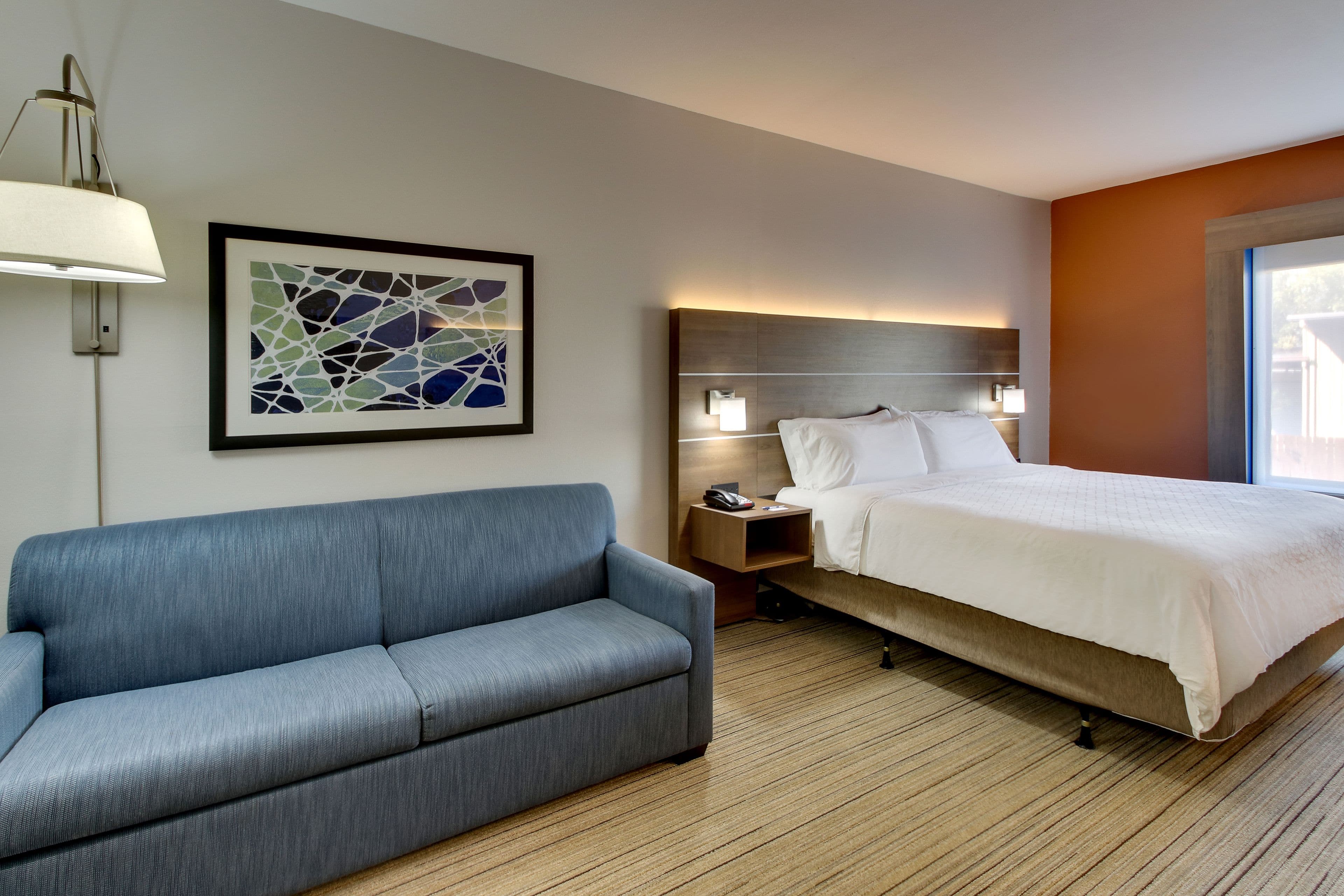 Holiday Inn Express & Suites Atlanta-Emory University Area — 11