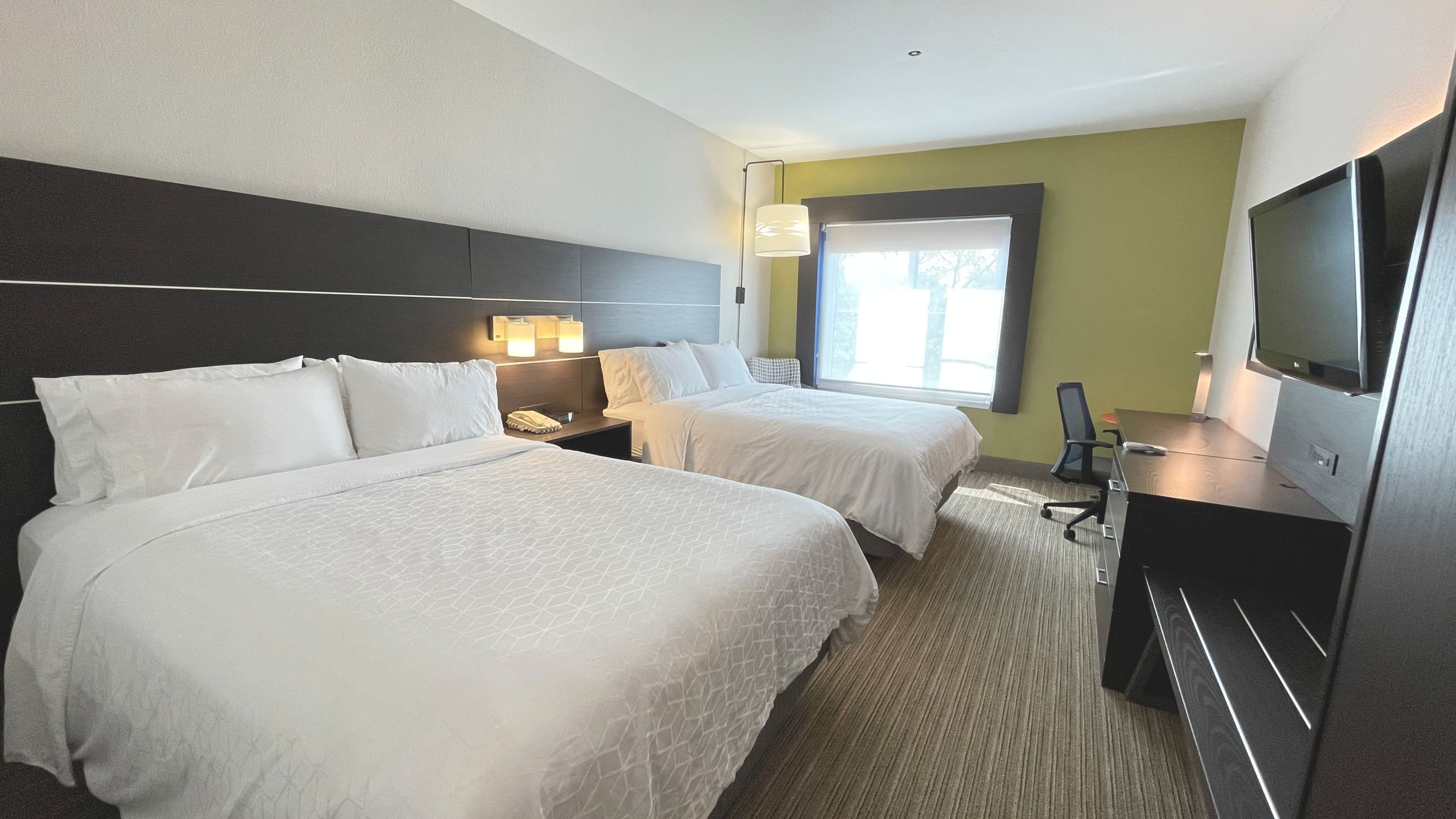 Holiday Inn Express & Suites Decatur — 14