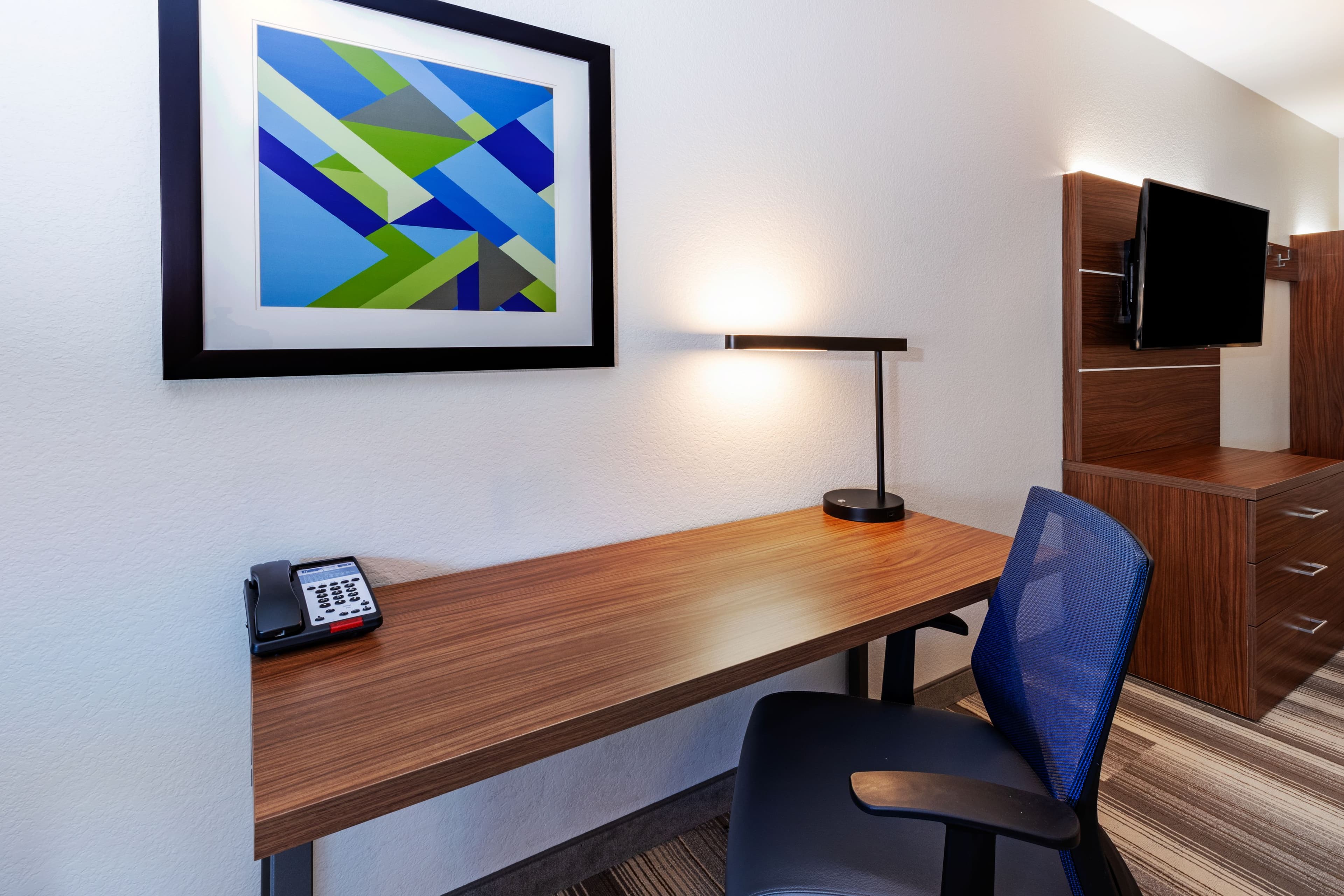 Holiday Inn Express & Suites Del Rio — 6