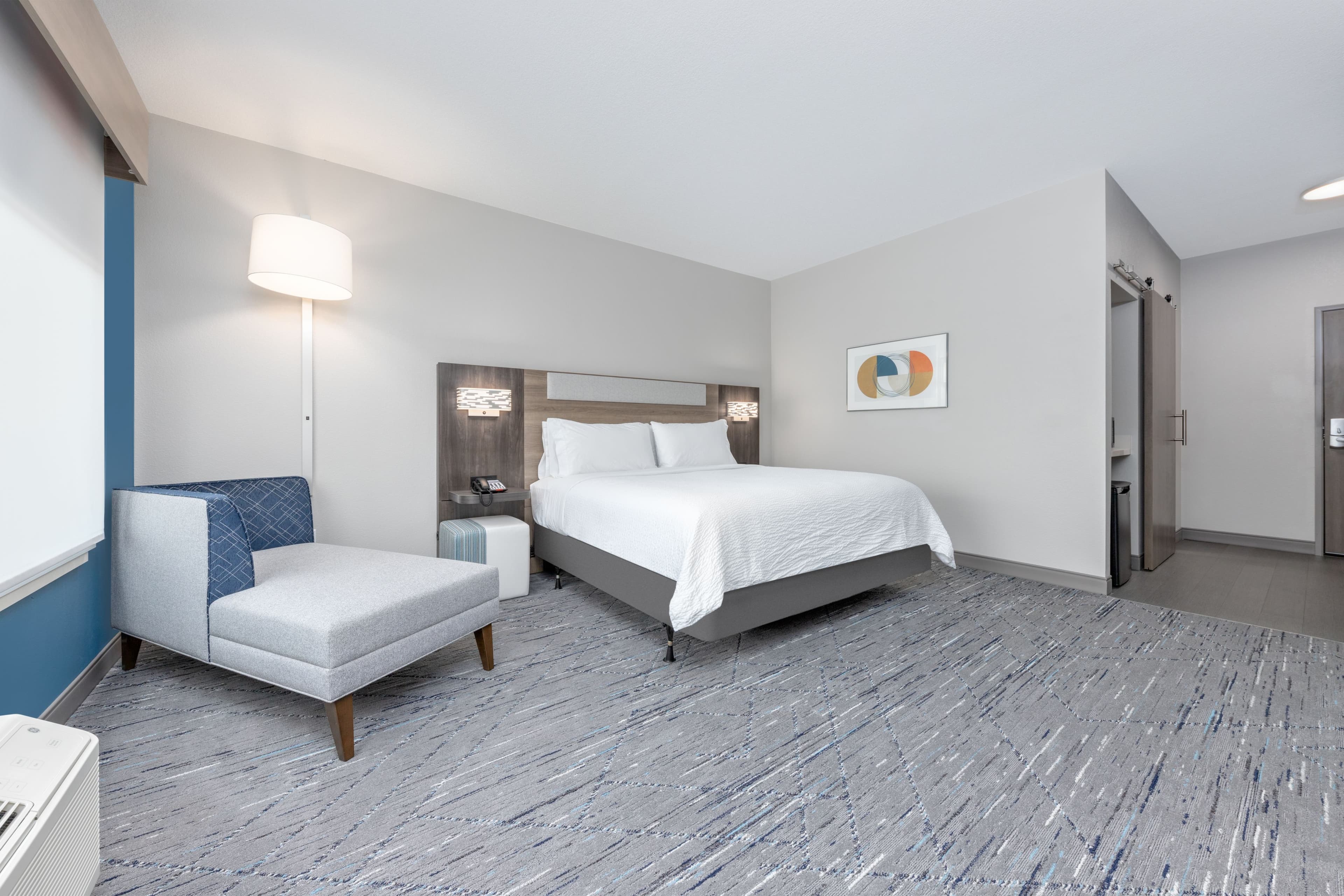 Holiday Inn Express & Suites Austin Airport East — 10