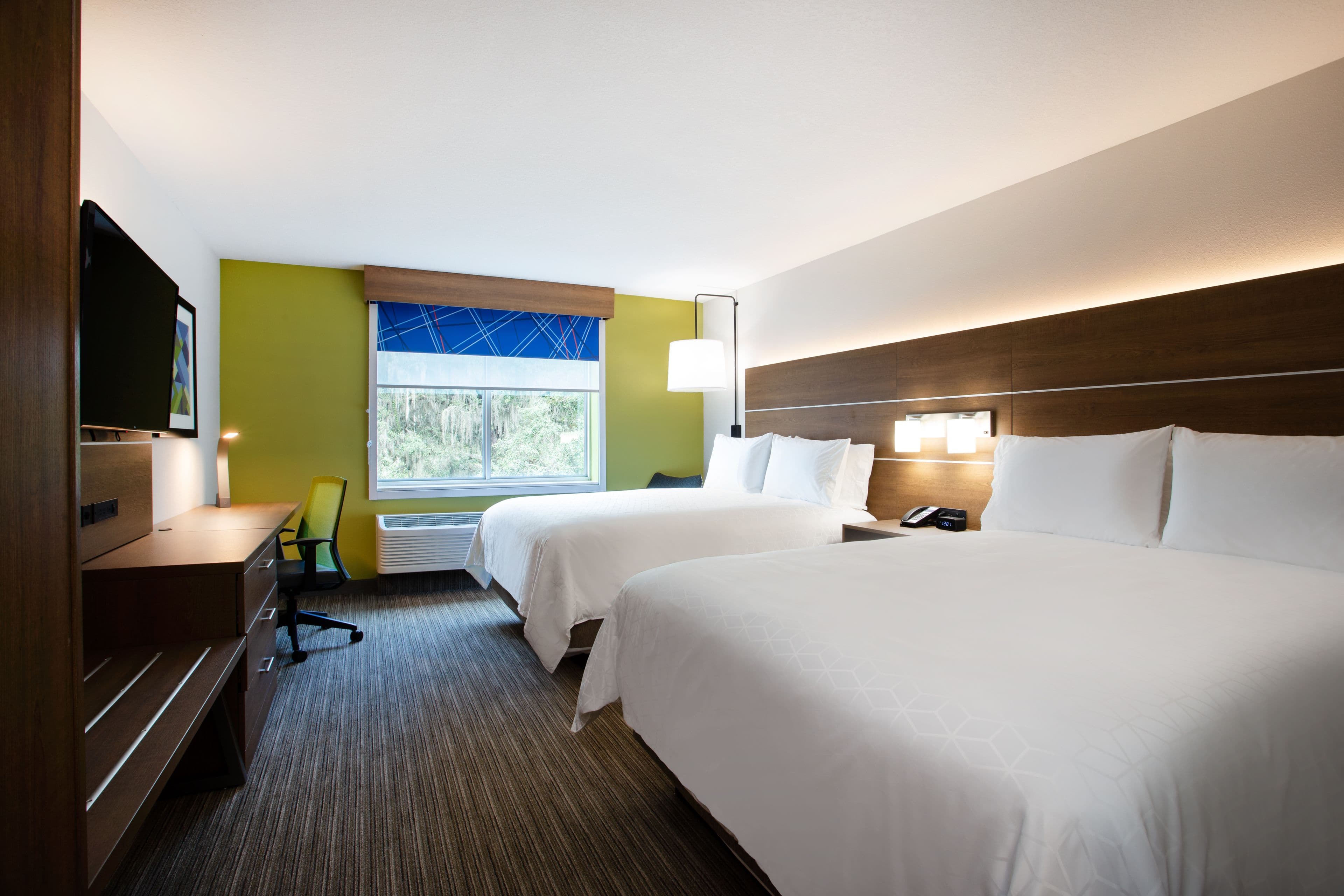 Holiday Inn Express & Suites Deland South — 12