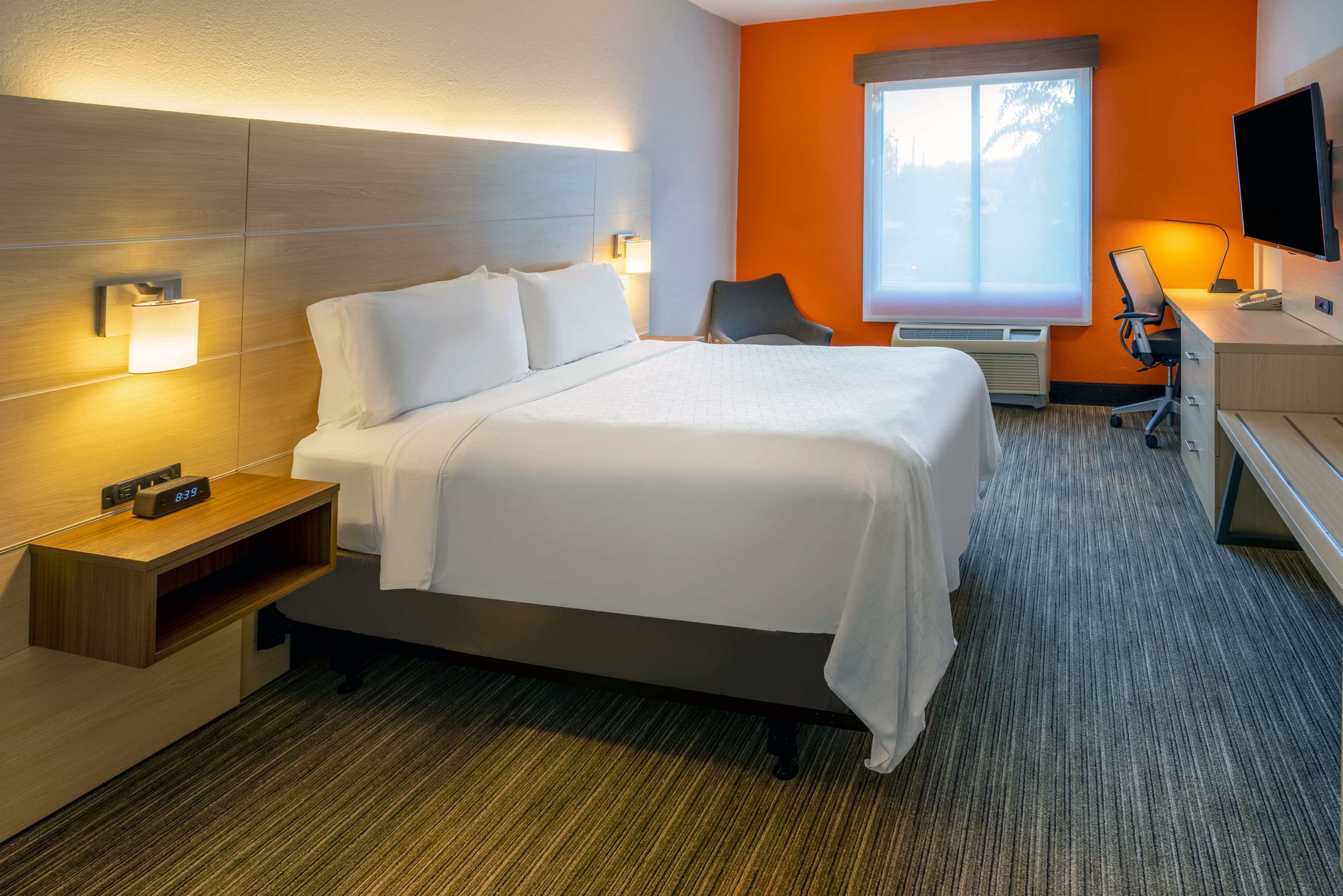 Holiday Inn Express & Suites Salisbury - Delmar — 4