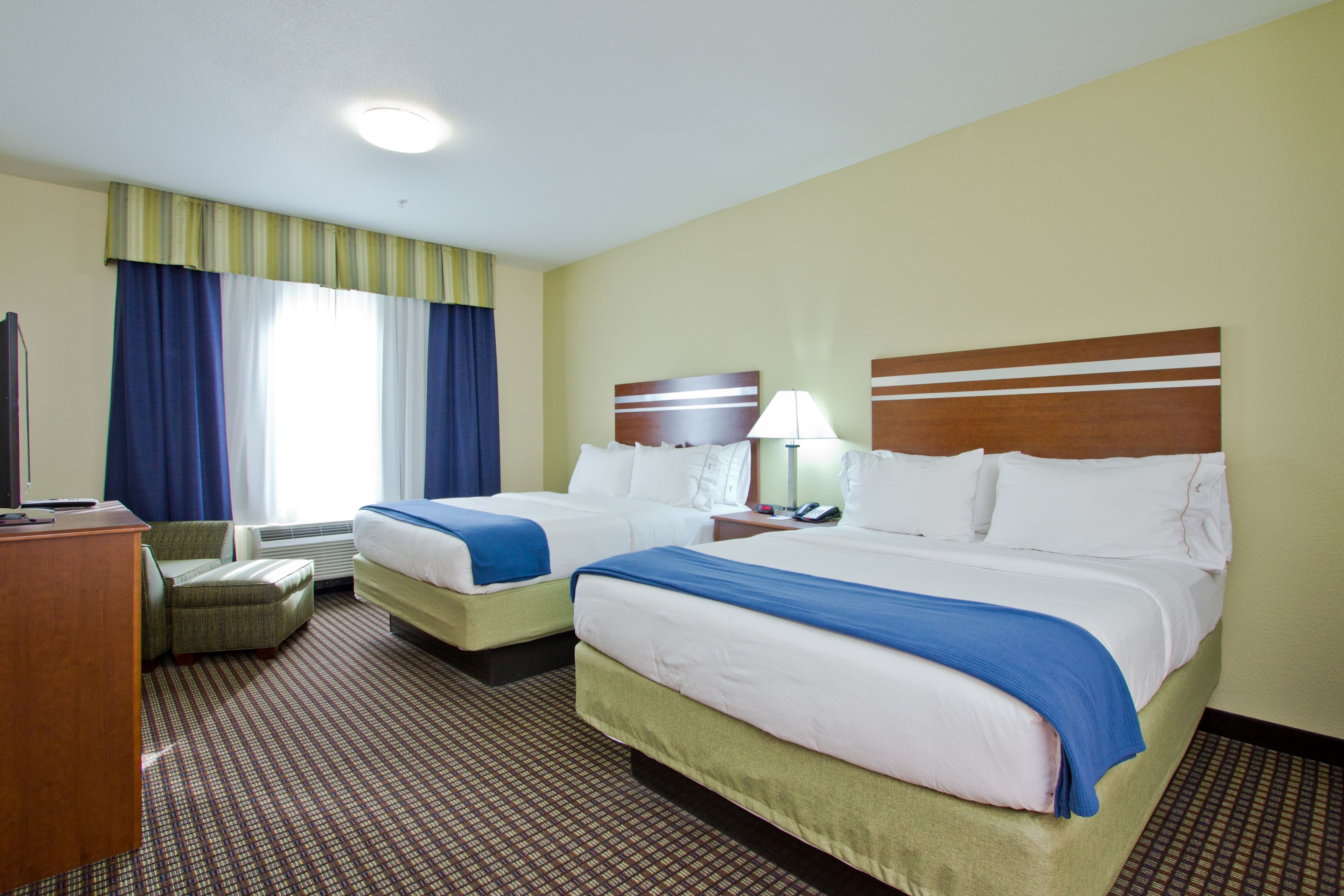 Holiday Inn Express & Suites Denver East-Peoria Street — 11