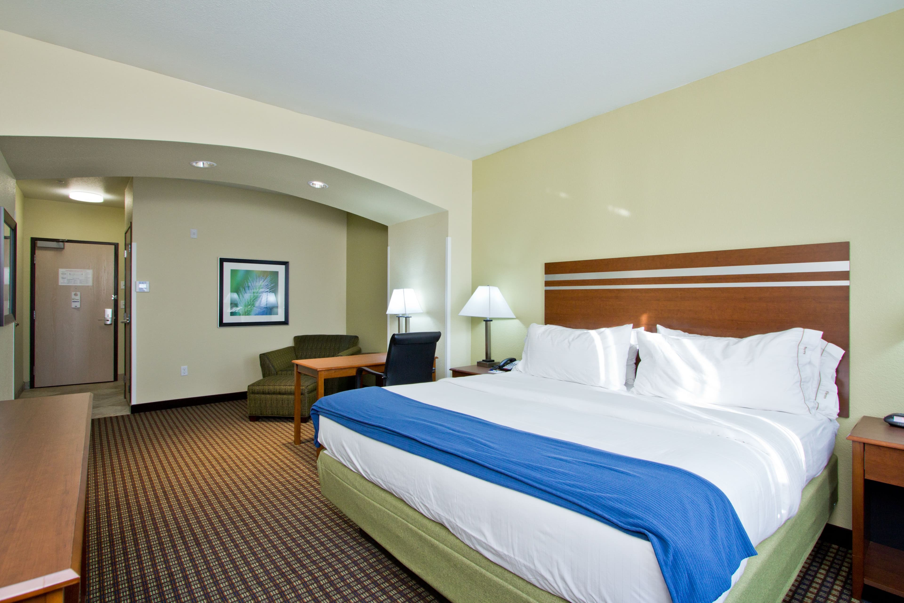 Holiday Inn Express & Suites Denver East-Peoria Street — 6