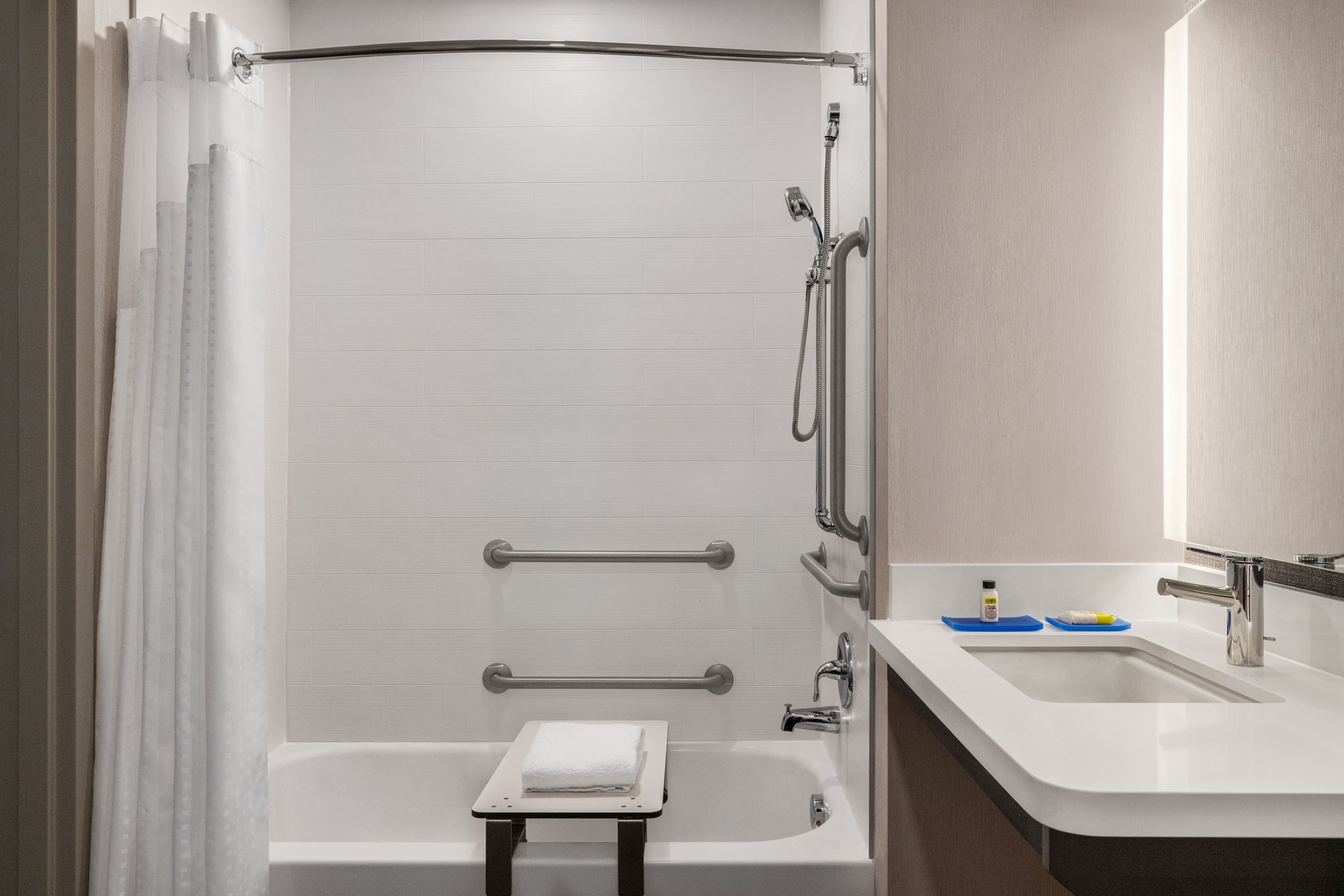 Holiday Inn Express & Suites Denver Airport — 19