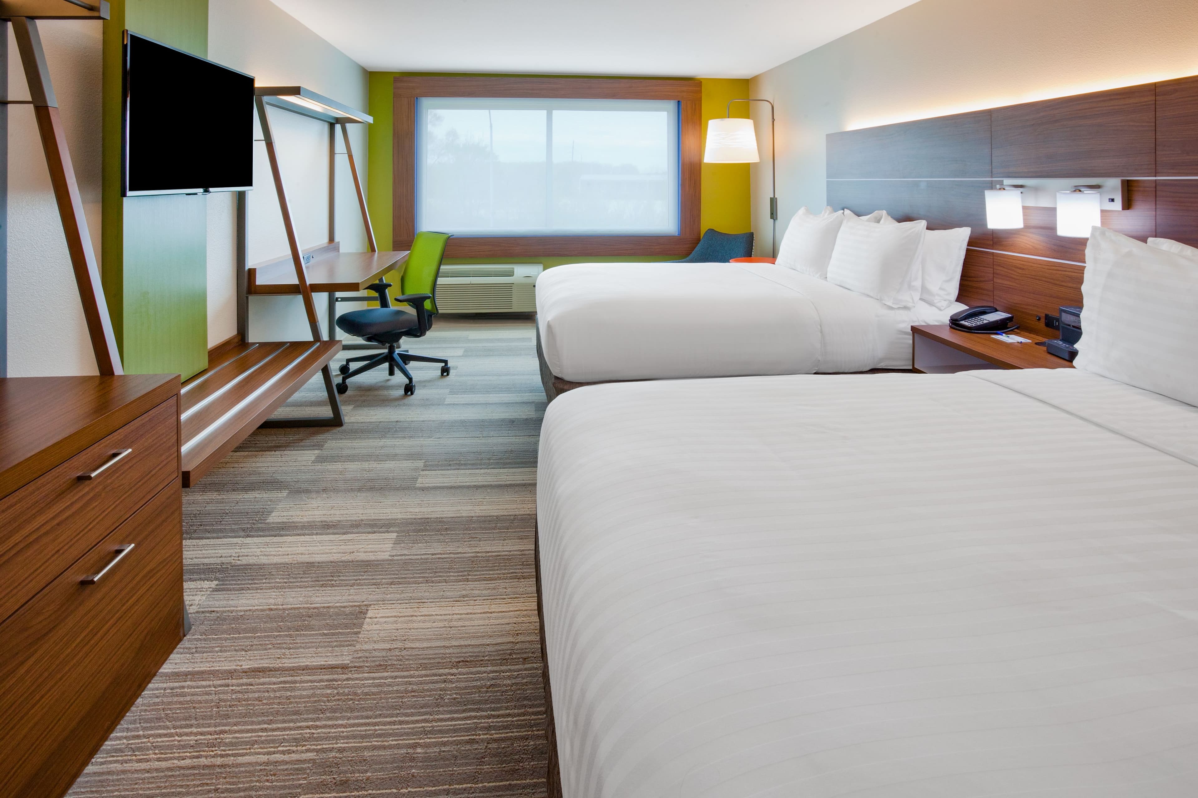 Holiday Inn Express & Suites Des Moines Downtown — 19