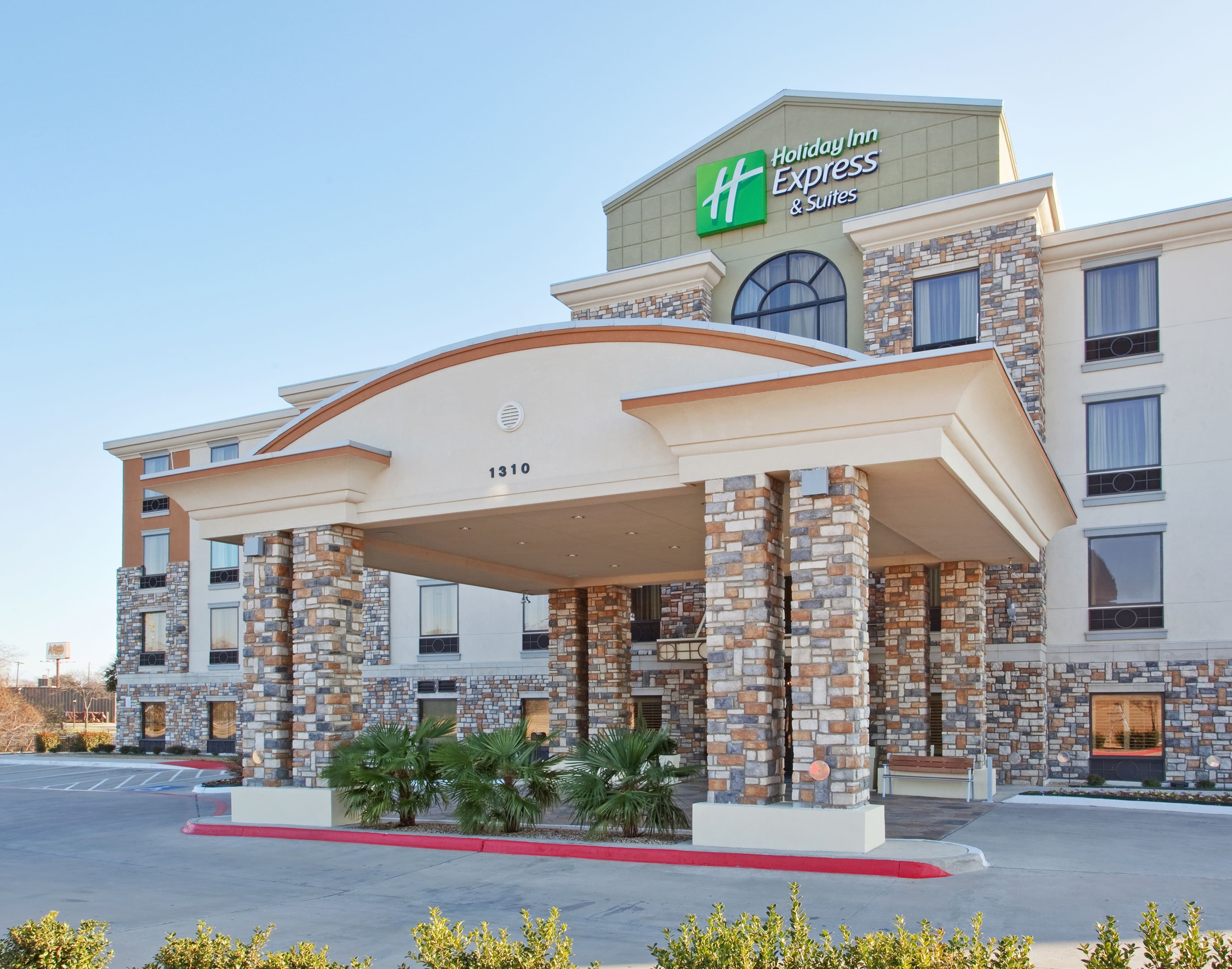Holiday Inn Express & Suites Dallas South - Desoto - Image 1