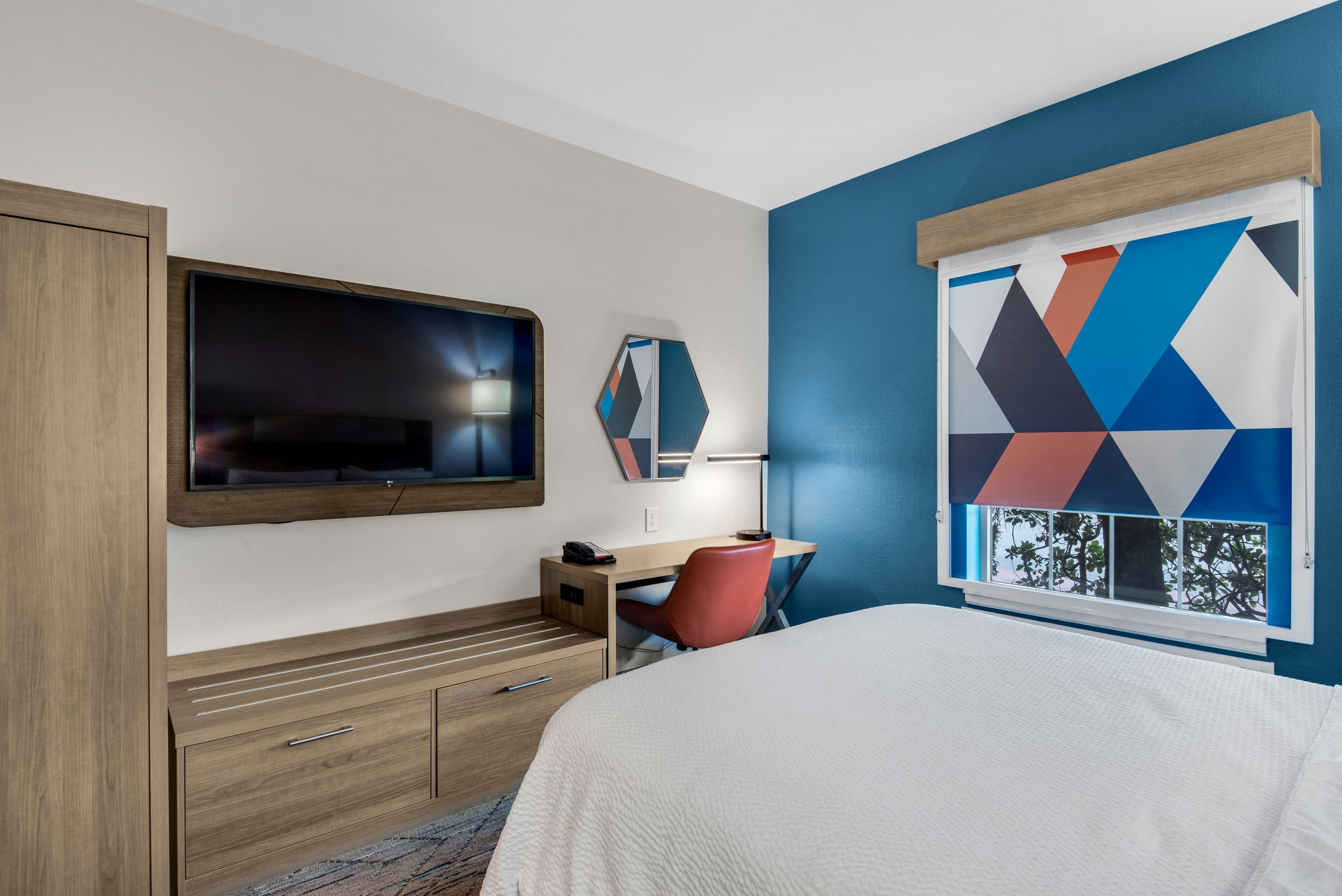 Holiday Inn Express & Suites Destin E - Commons Mall Area — 14