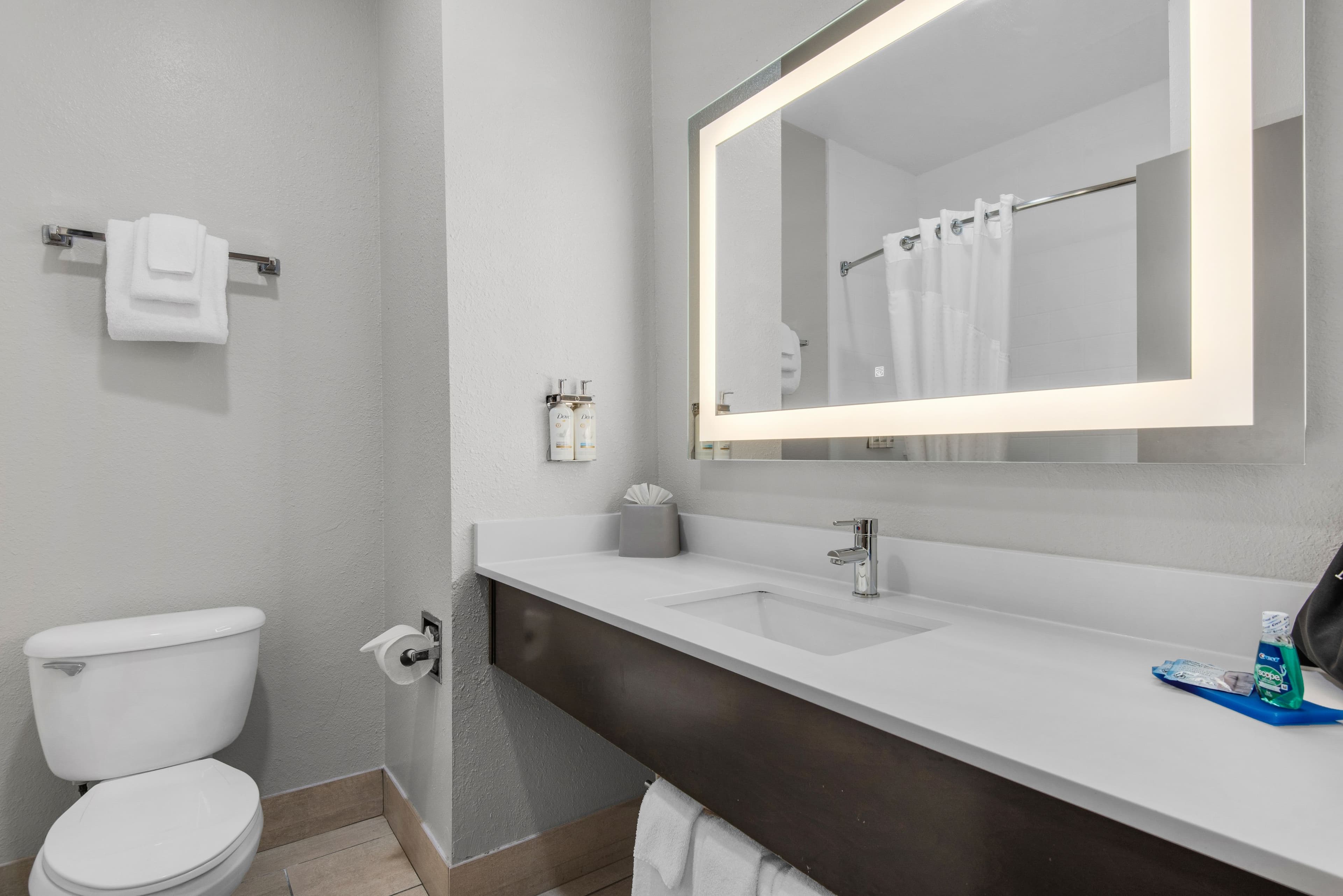 Holiday Inn Express & Suites Destin E - Commons Mall Area — 23