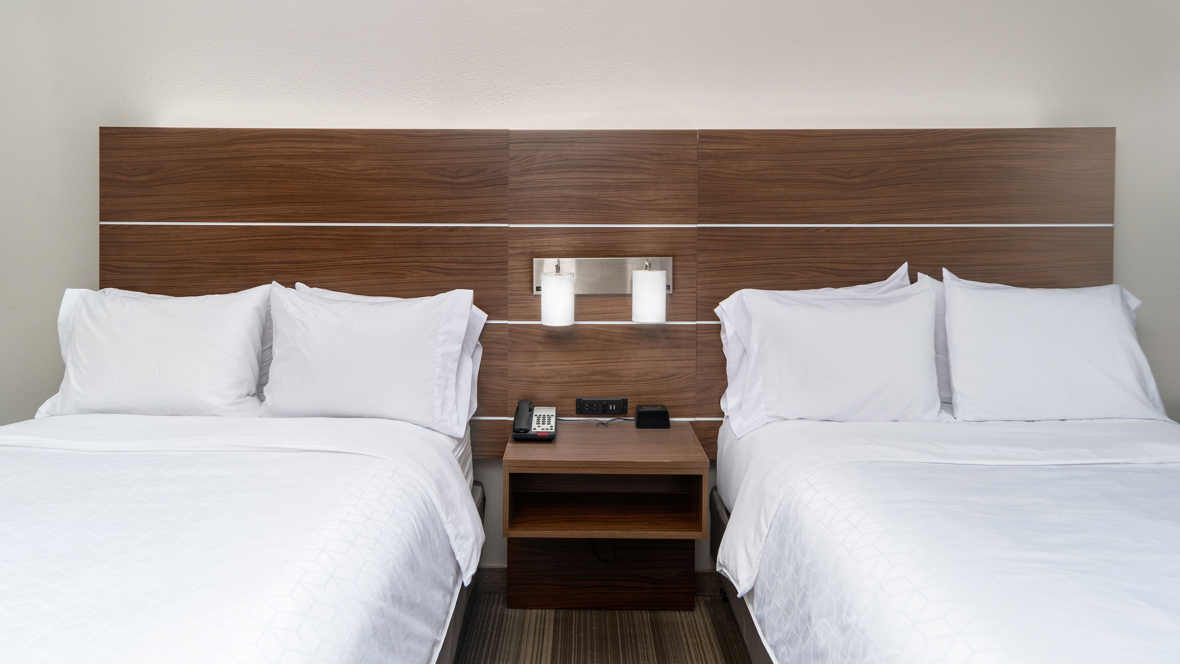 Holiday Inn Express & Suites Dinuba West — 13