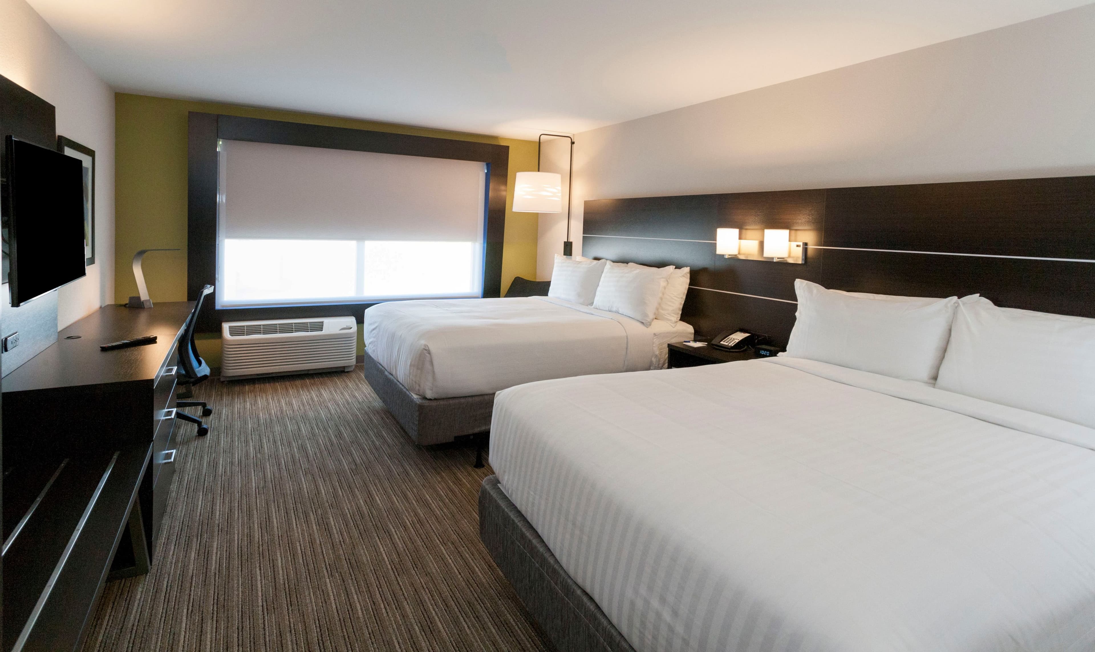 Holiday Inn Express & Suites Dodge City - Image 2