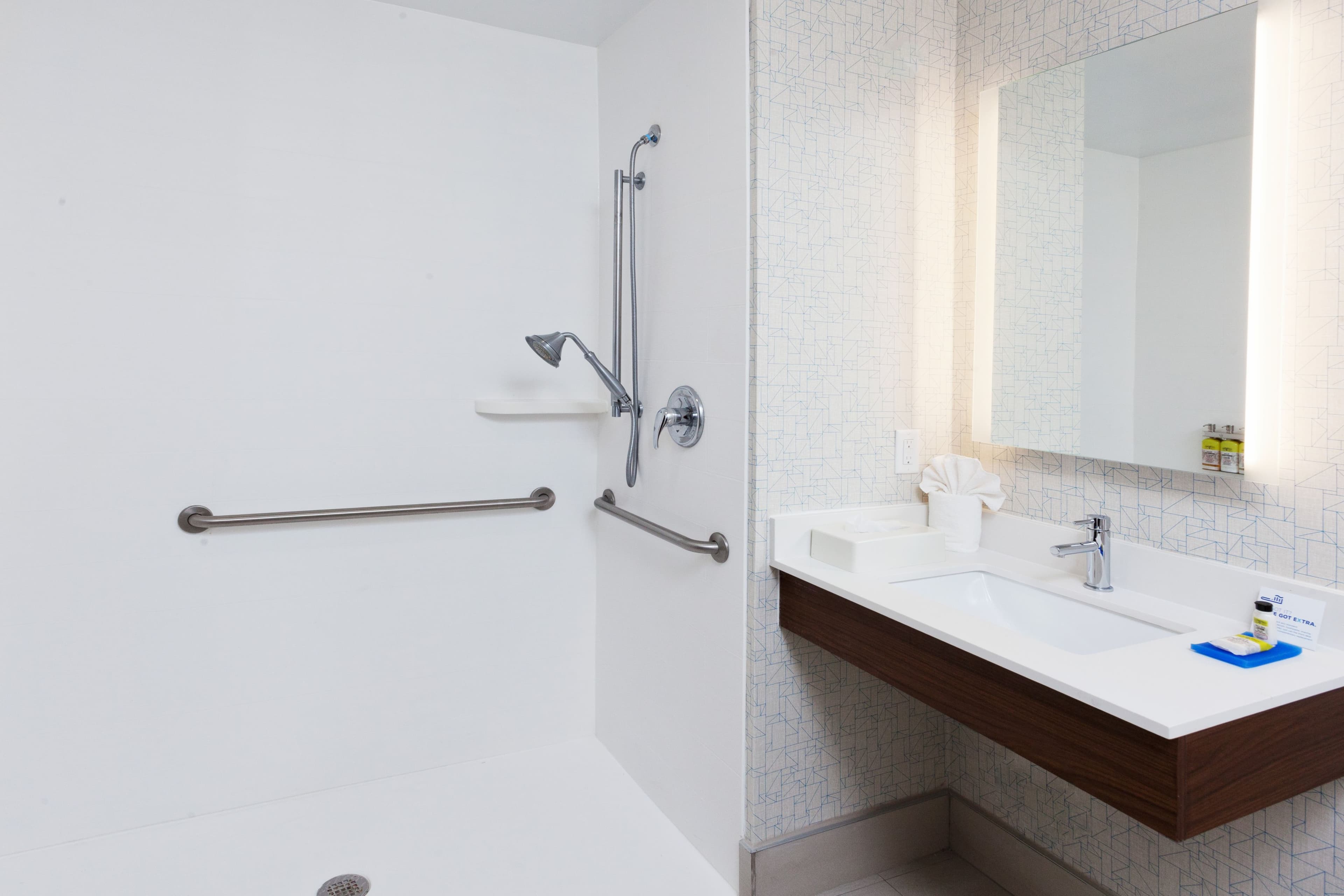 Holiday Inn Express & Suites Dothan North — 9